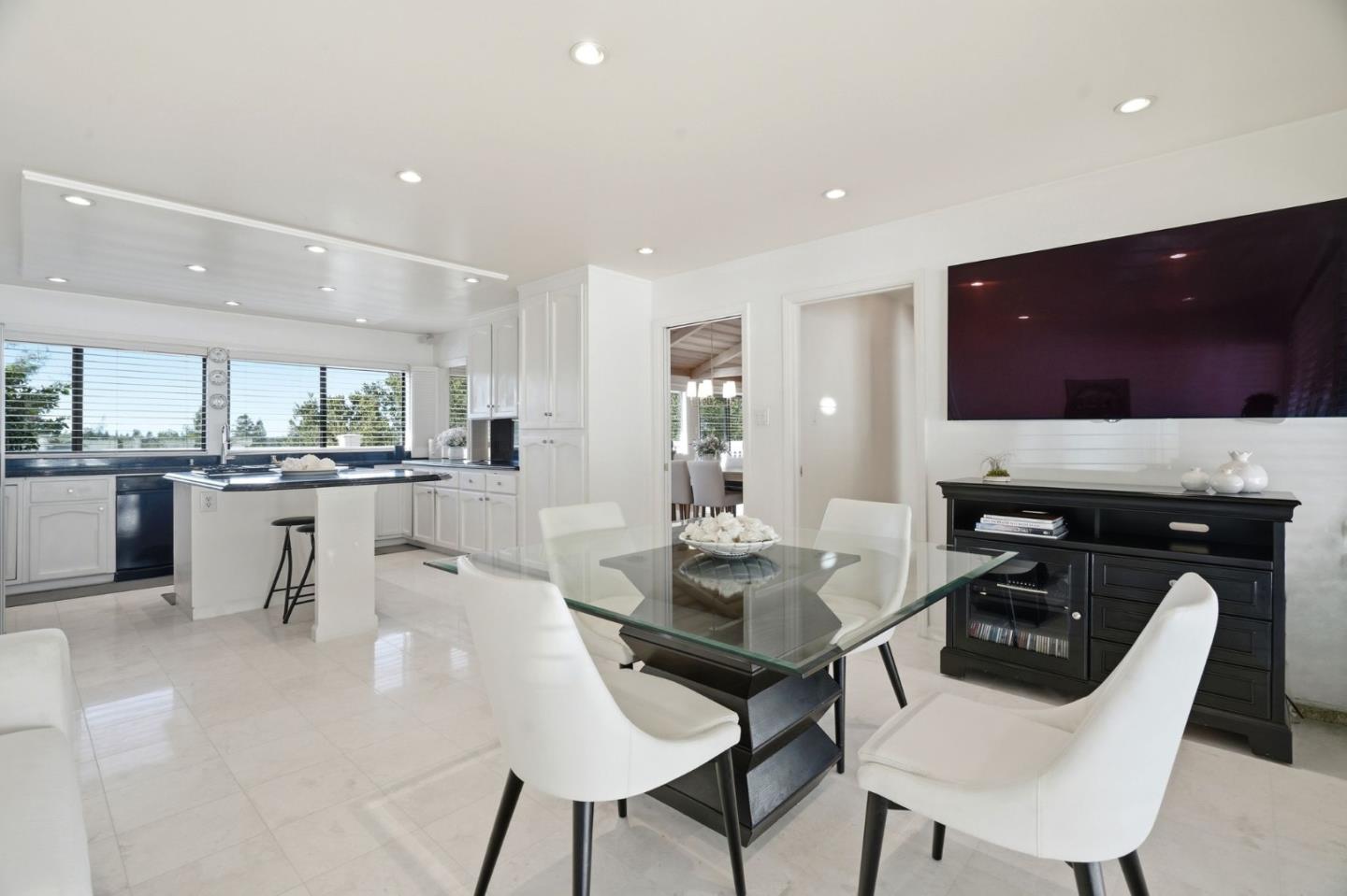 Detail Gallery Image 20 of 61 For 911 Matts Ct, Los Altos,  CA 94024 - 4 Beds | 2/1 Baths