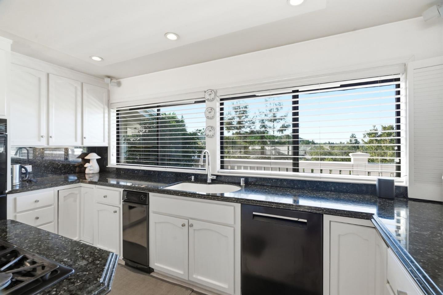 Detail Gallery Image 24 of 61 For 911 Matts Ct, Los Altos,  CA 94024 - 4 Beds | 2/1 Baths