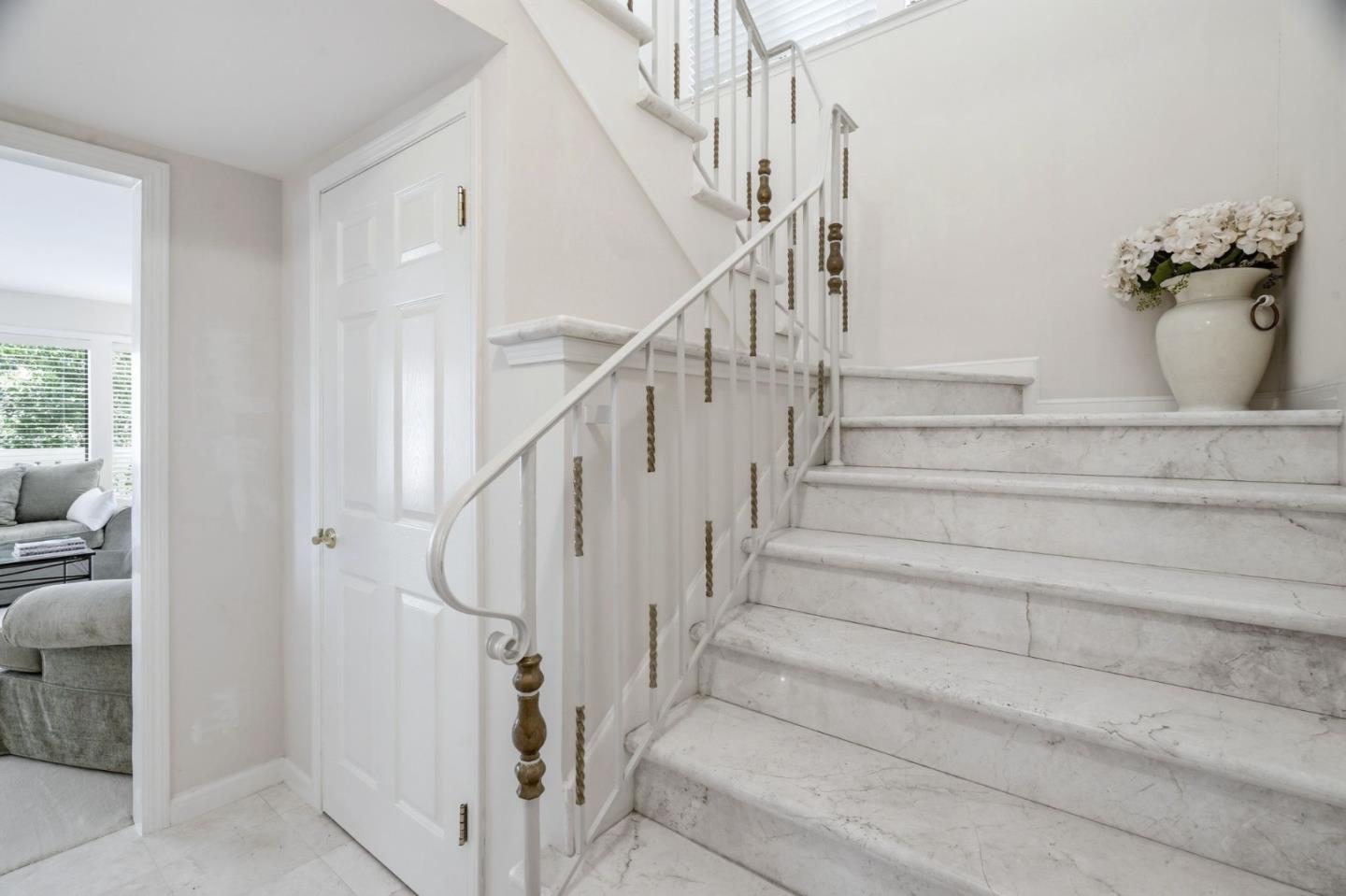 Detail Gallery Image 34 of 61 For 911 Matts Ct, Los Altos,  CA 94024 - 4 Beds | 2/1 Baths