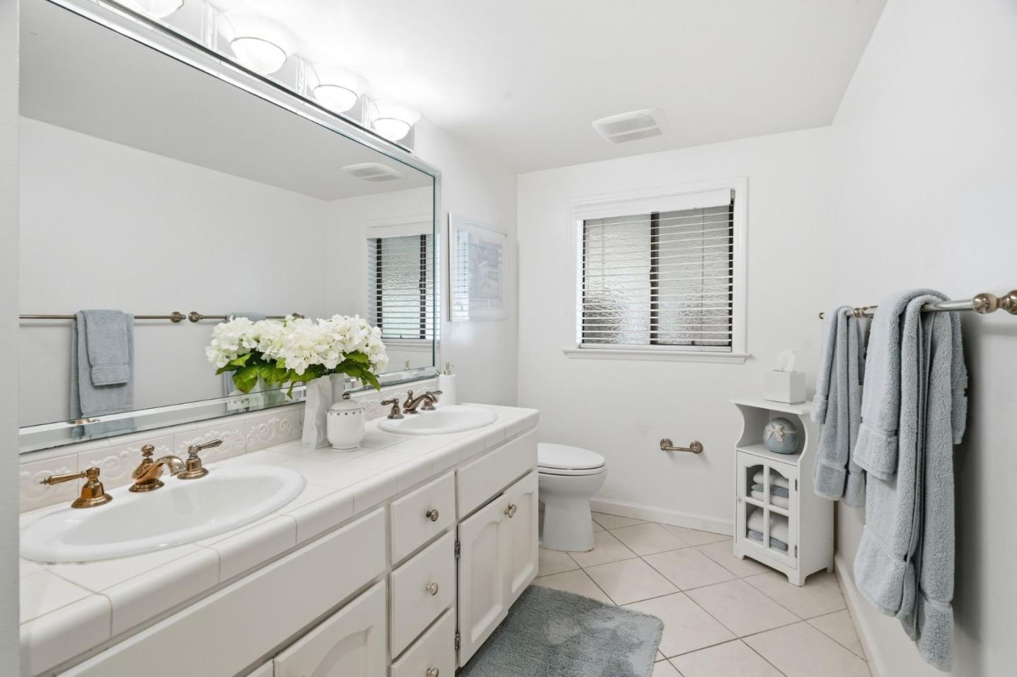 Detail Gallery Image 46 of 61 For 911 Matts Ct, Los Altos,  CA 94024 - 4 Beds | 2/1 Baths