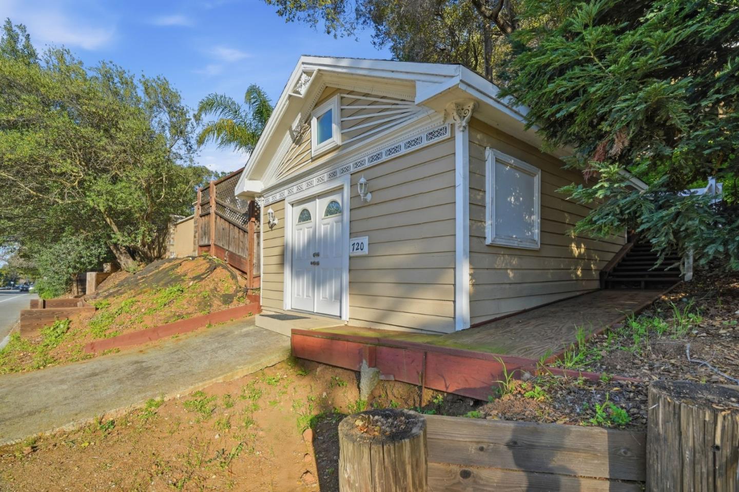 Detail Gallery Image 60 of 61 For 911 Matts Ct, Los Altos,  CA 94024 - 4 Beds | 2/1 Baths
