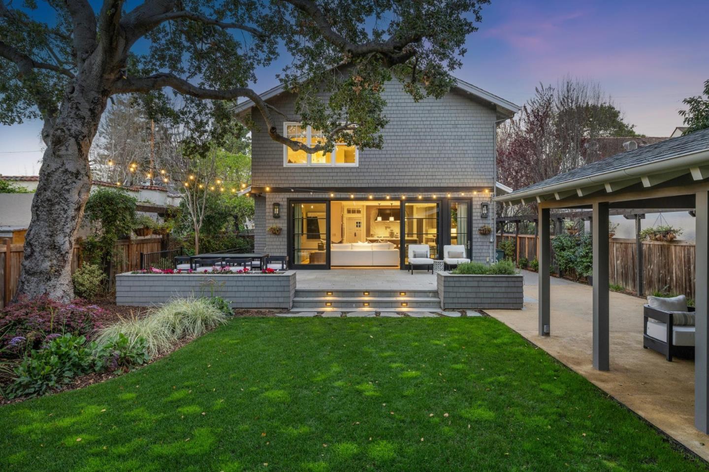 Detail Gallery Image 32 of 37 For 1042 Cowper St, Palo Alto,  CA 94301 - 5 Beds | 5/1 Baths