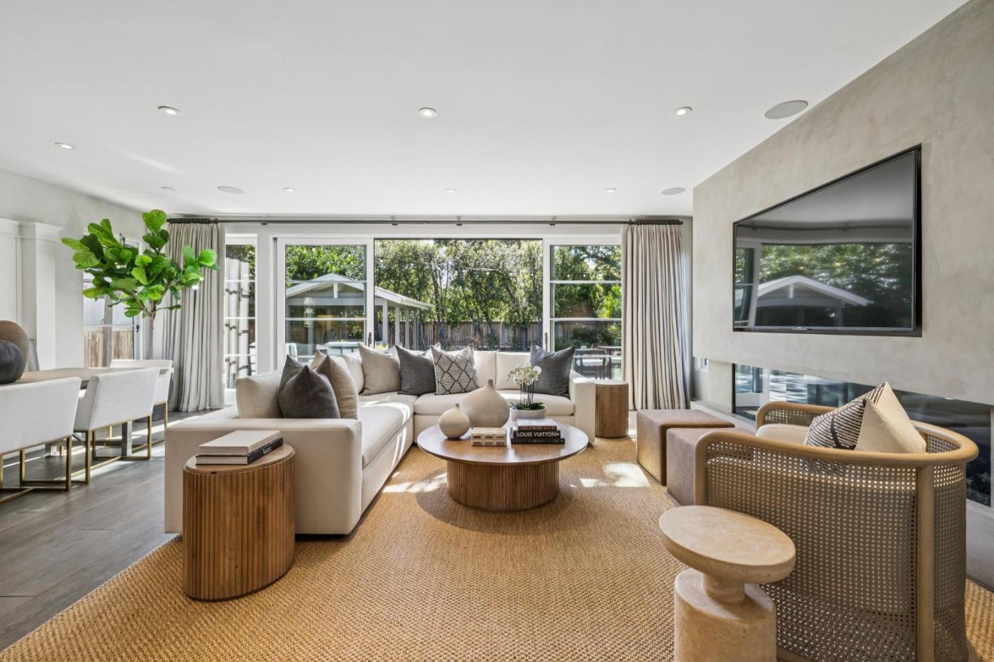 Detail Gallery Image 4 of 37 For 1042 Cowper St, Palo Alto,  CA 94301 - 5 Beds | 5/1 Baths