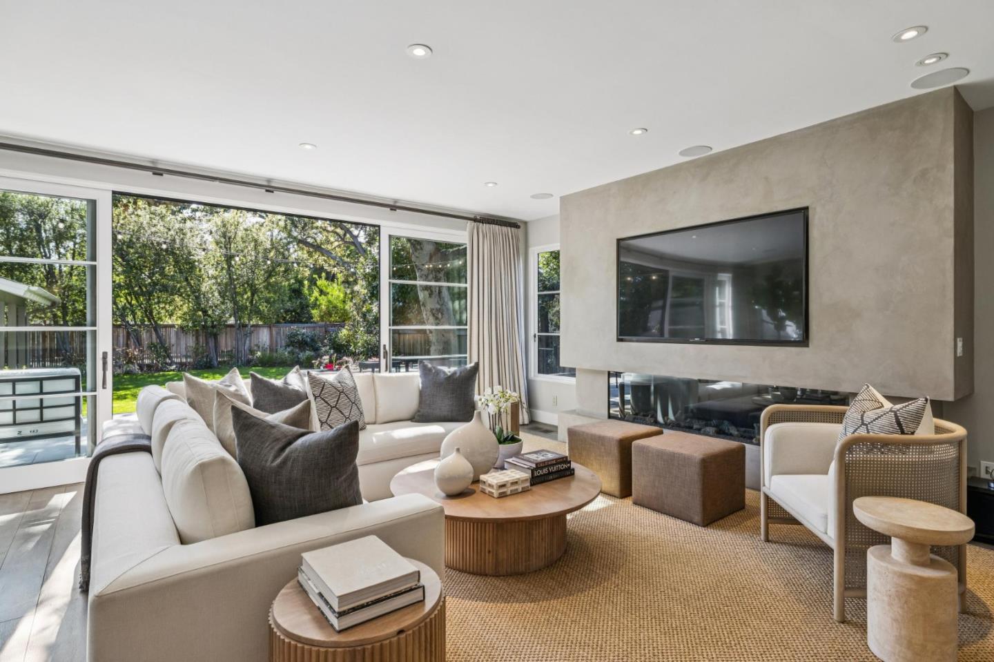 Detail Gallery Image 8 of 37 For 1042 Cowper St, Palo Alto,  CA 94301 - 5 Beds | 5/1 Baths