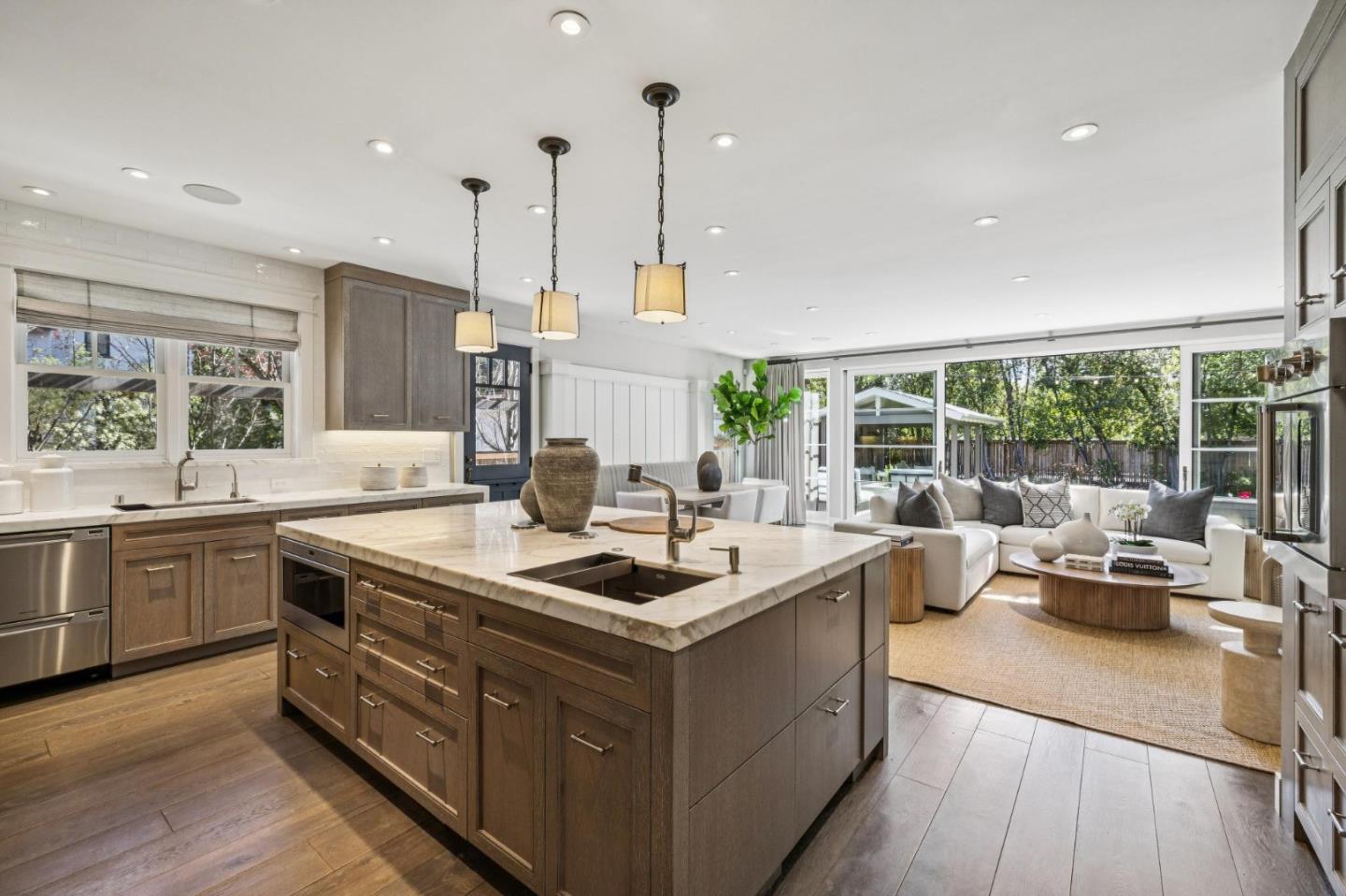 Detail Gallery Image 9 of 37 For 1042 Cowper St, Palo Alto,  CA 94301 - 5 Beds | 5/1 Baths