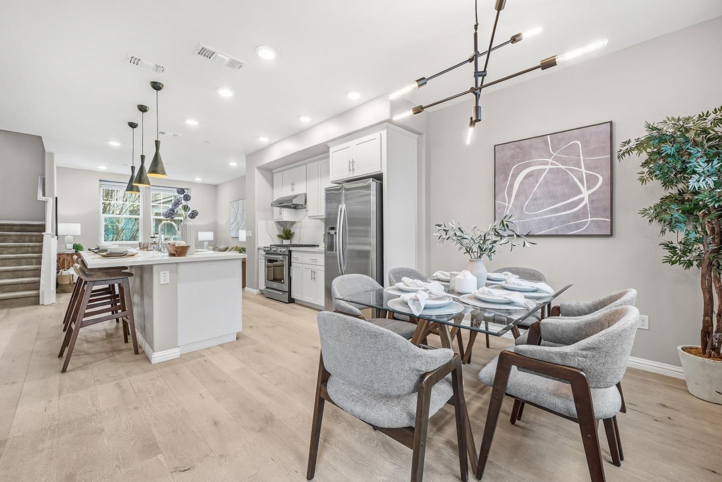 Detail Gallery Image 13 of 65 For 346 Circuit Way, Mountain View,  CA 94043 - 3 Beds | 3/1 Baths