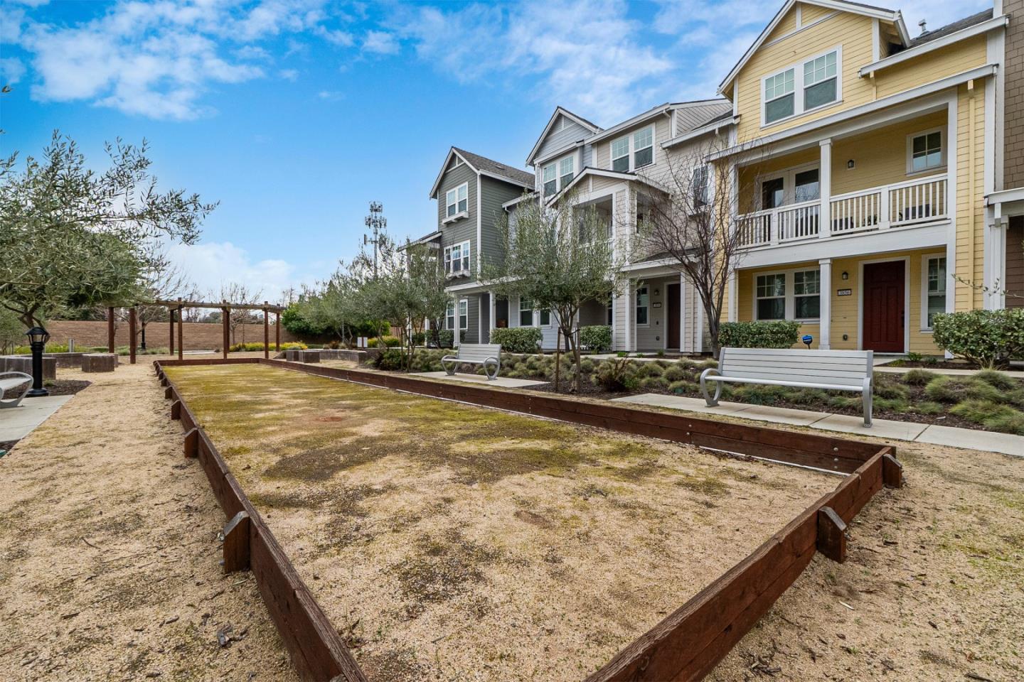 Detail Gallery Image 38 of 65 For 346 Circuit Way, Mountain View,  CA 94043 - 3 Beds | 3/1 Baths