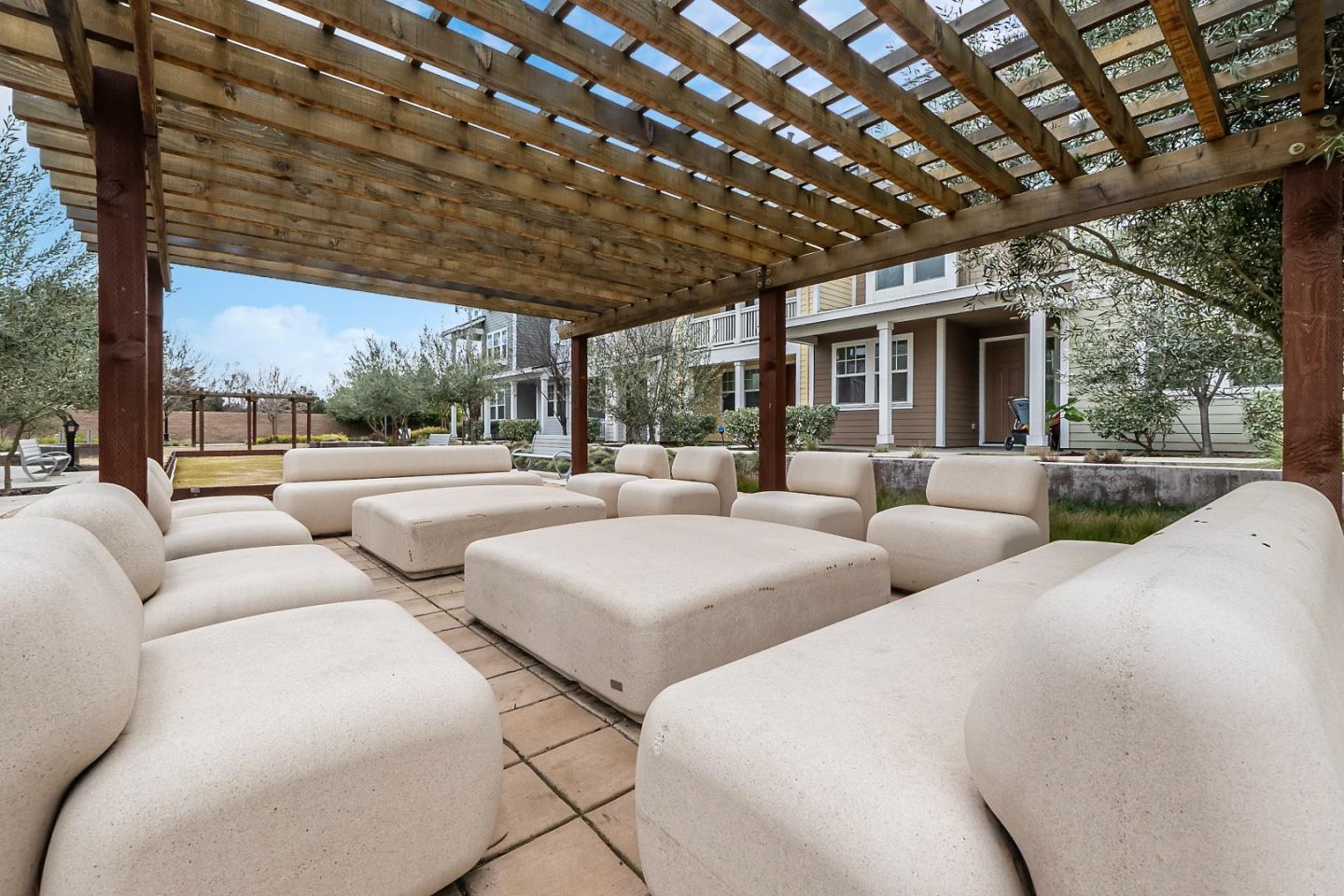 Detail Gallery Image 50 of 65 For 346 Circuit Way, Mountain View,  CA 94043 - 3 Beds | 3/1 Baths