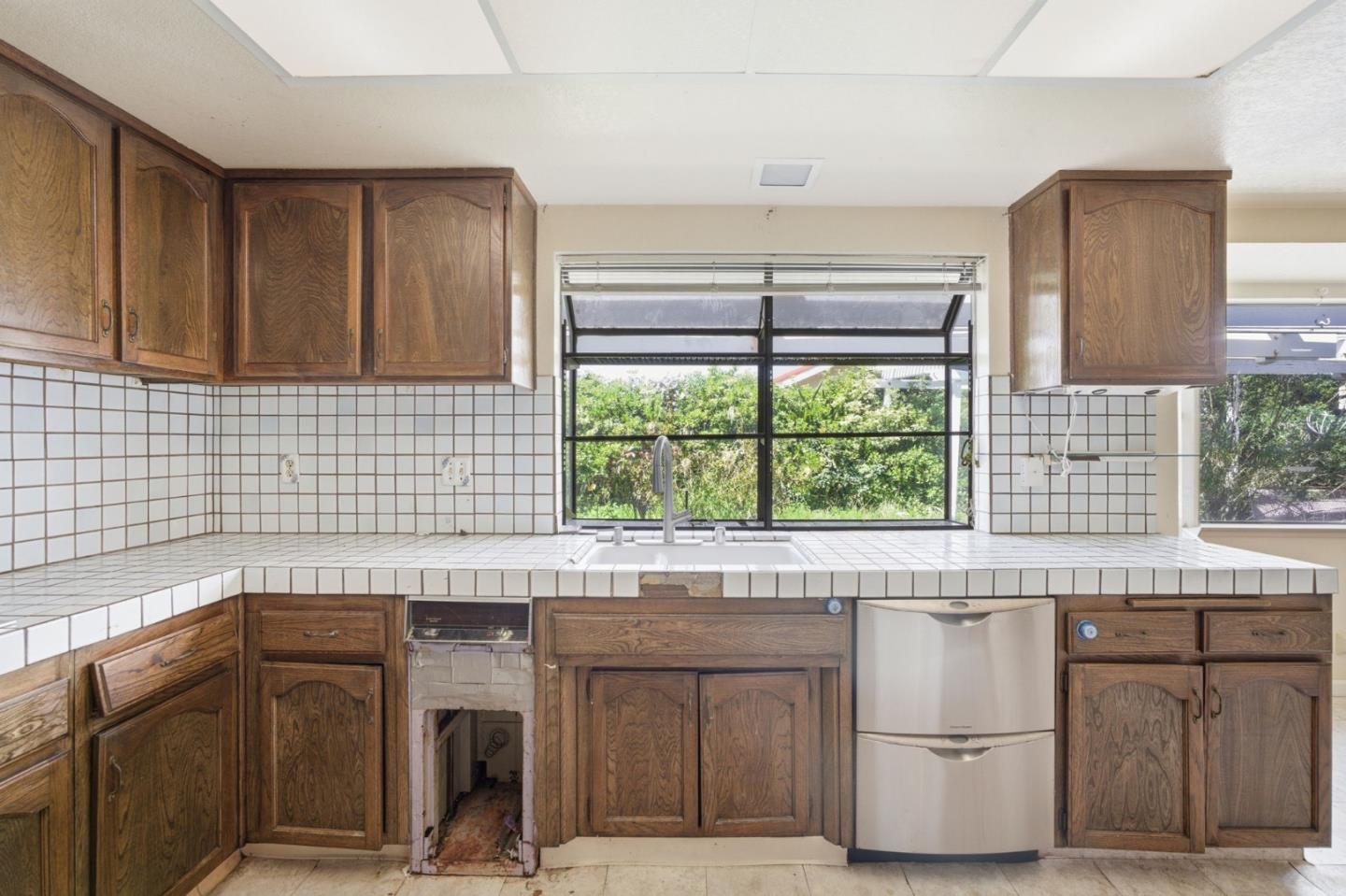 Detail Gallery Image 23 of 49 For 2811 Glen Firth Dr, San Jose,  CA 95133 - 4 Beds | 3 Baths