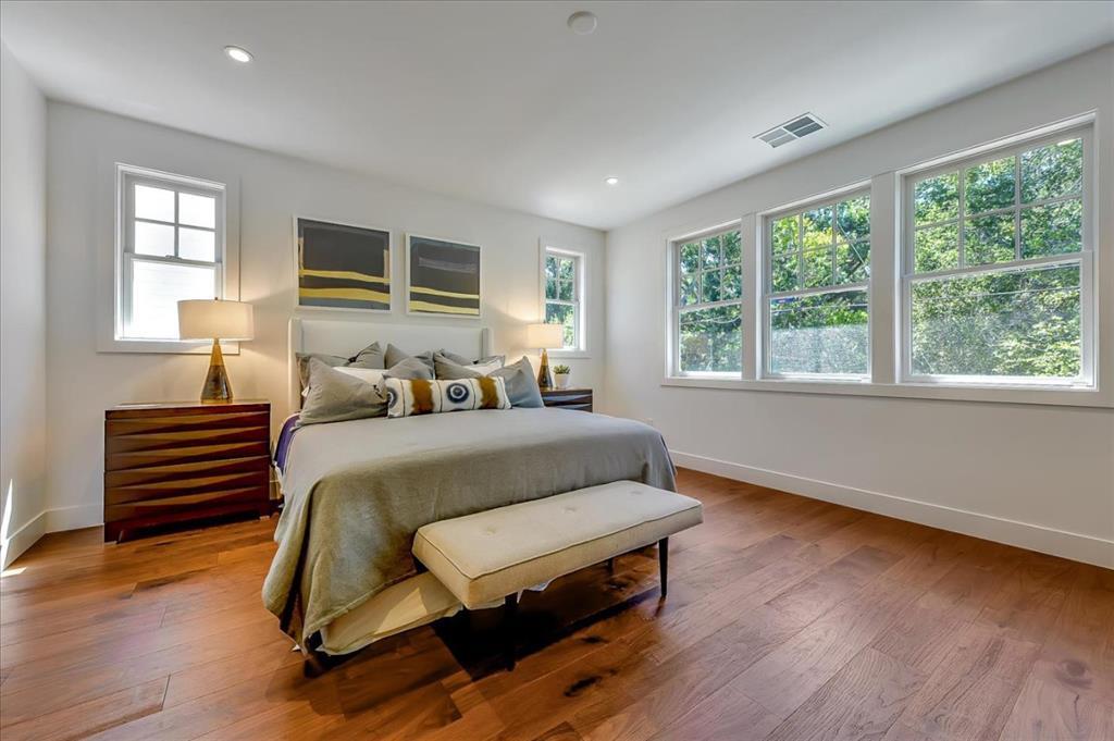 Detail Gallery Image 12 of 32 For 18816 Montalvo Oaks Cir, Monte Sereno,  CA 95030 - 5 Beds | 4/1 Baths