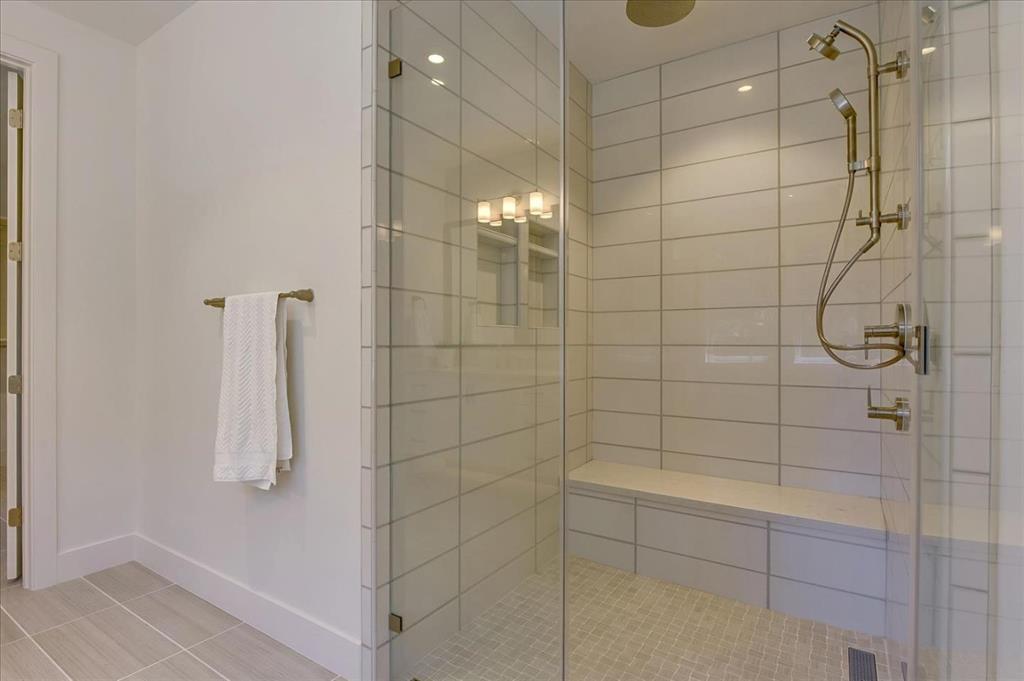 Detail Gallery Image 19 of 32 For 18816 Montalvo Oaks Cir, Monte Sereno,  CA 95030 - 5 Beds | 4/1 Baths