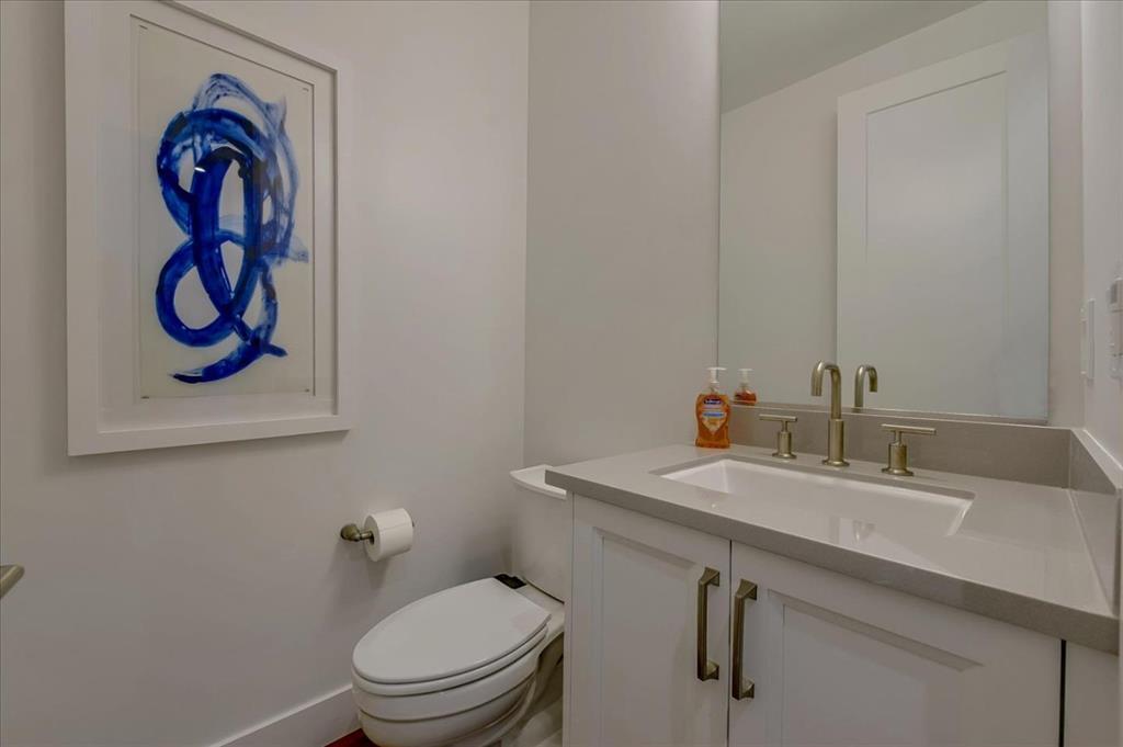 Detail Gallery Image 23 of 32 For 18816 Montalvo Oaks Cir, Monte Sereno,  CA 95030 - 5 Beds | 4/1 Baths