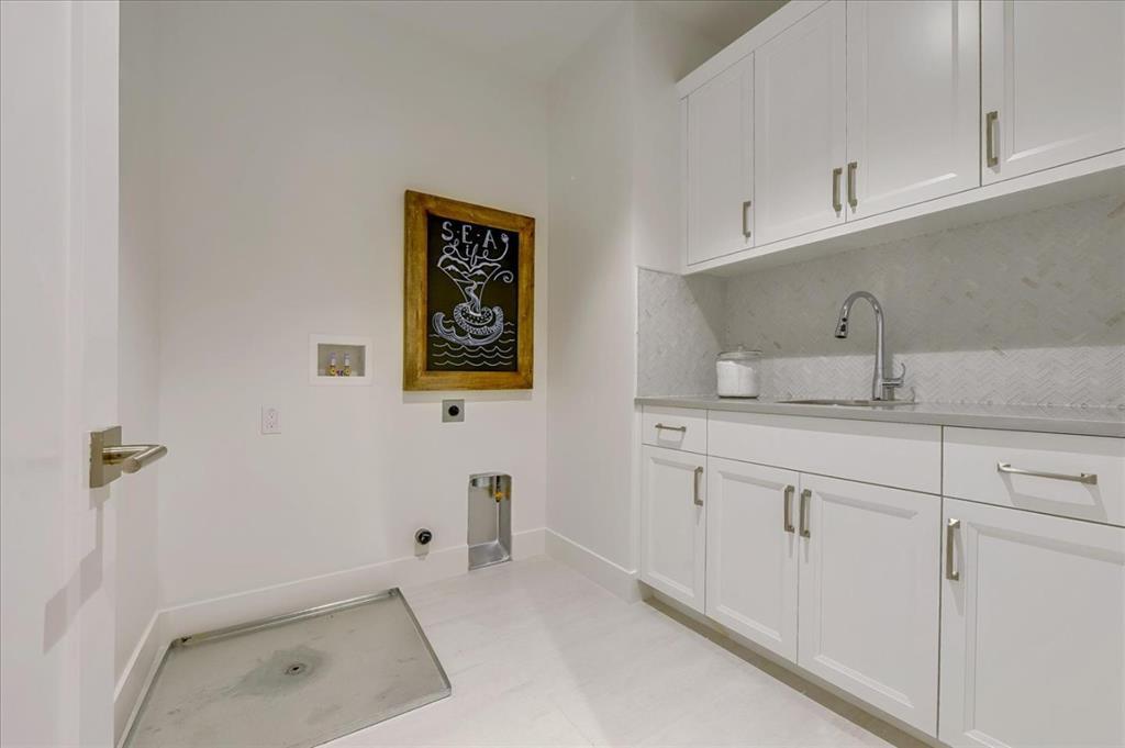 Detail Gallery Image 30 of 32 For 18816 Montalvo Oaks Cir, Monte Sereno,  CA 95030 - 5 Beds | 4/1 Baths