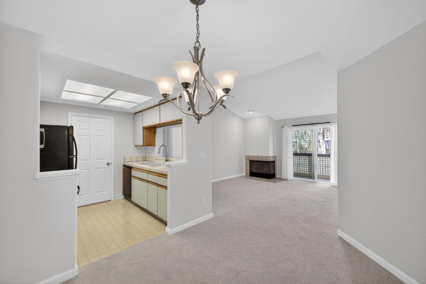 Detail Gallery Image 13 of 56 For 5913 Lake Almanor Dr, San Jose,  CA 95123 - 2 Beds | 2 Baths