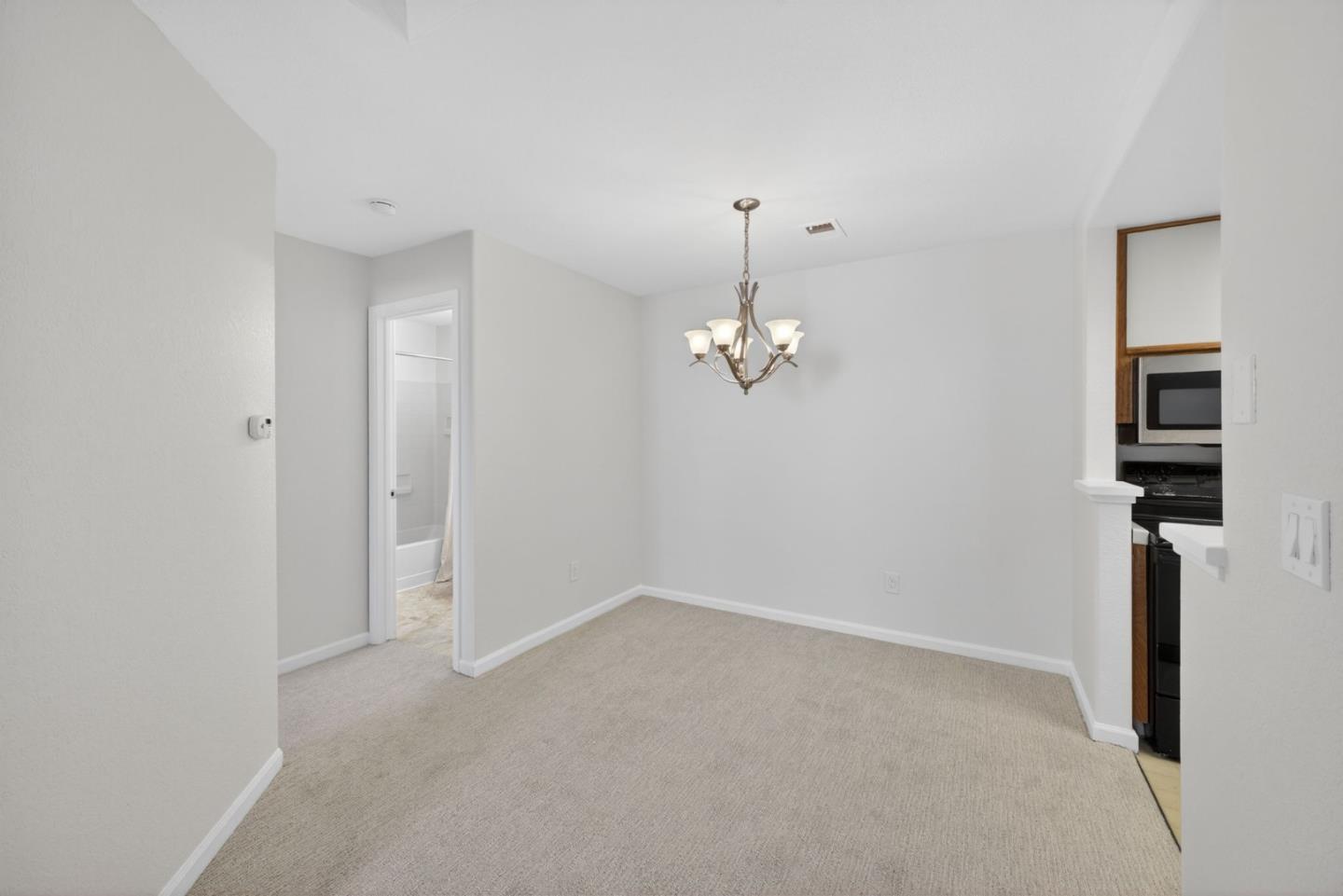 Detail Gallery Image 14 of 56 For 5913 Lake Almanor Dr, San Jose,  CA 95123 - 2 Beds | 2 Baths