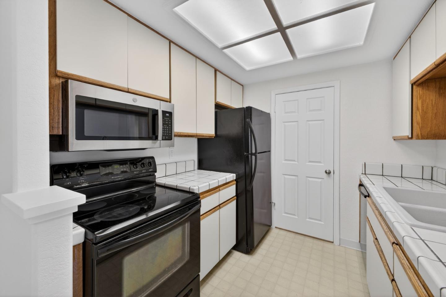 Detail Gallery Image 19 of 56 For 5913 Lake Almanor Dr, San Jose,  CA 95123 - 2 Beds | 2 Baths