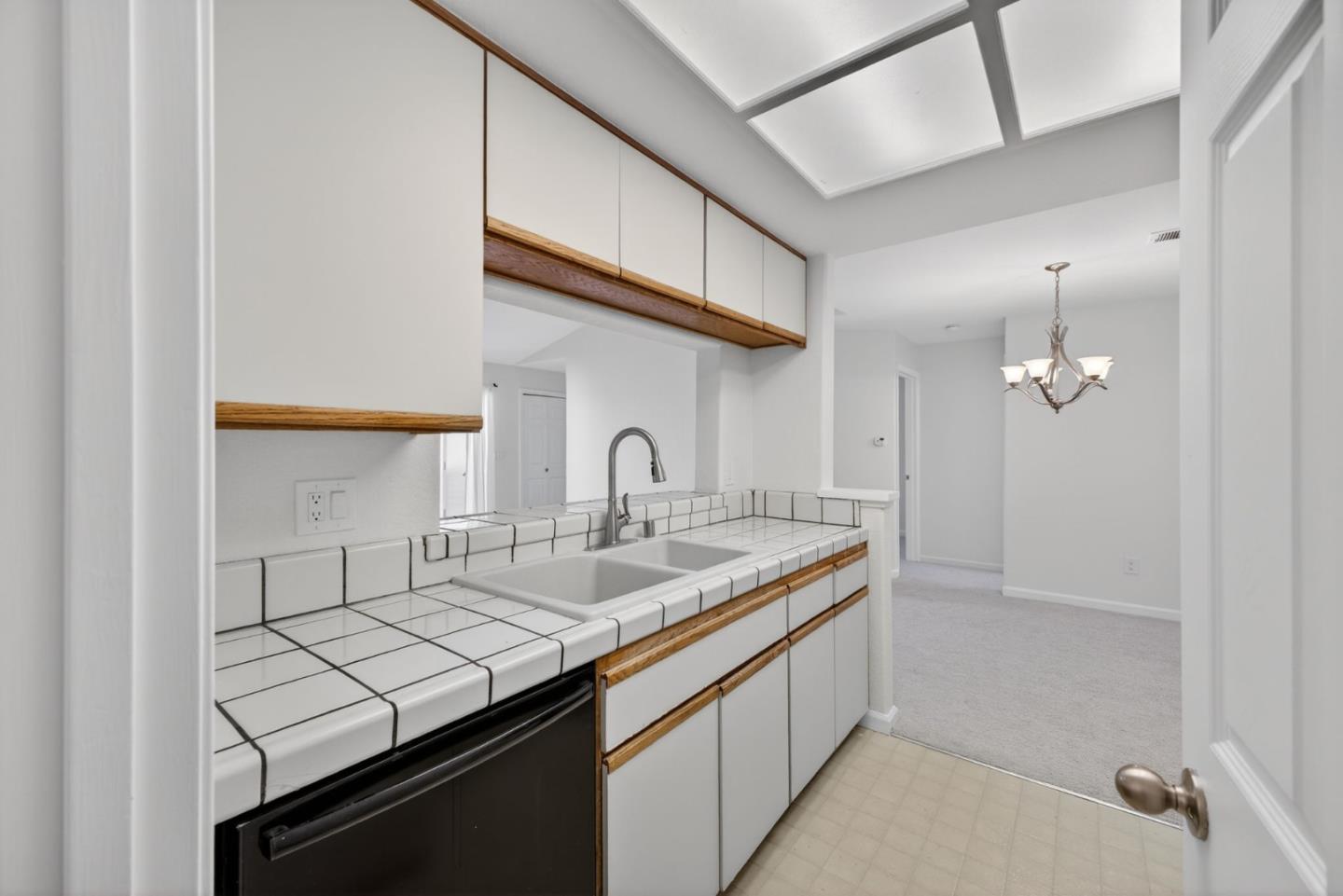 Detail Gallery Image 20 of 56 For 5913 Lake Almanor Dr, San Jose,  CA 95123 - 2 Beds | 2 Baths