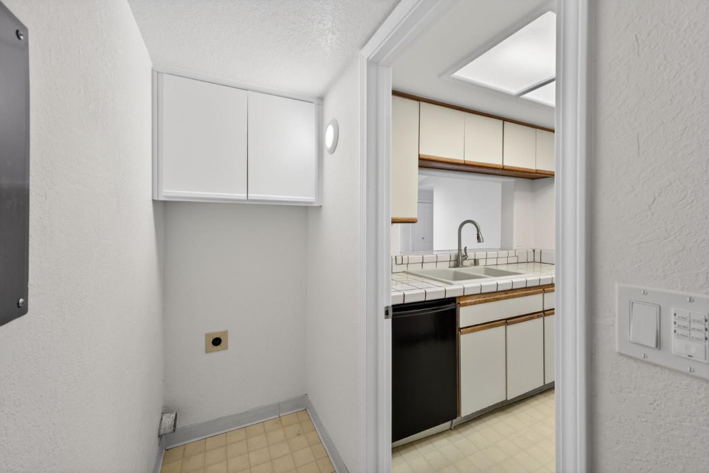 Detail Gallery Image 23 of 56 For 5913 Lake Almanor Dr, San Jose,  CA 95123 - 2 Beds | 2 Baths