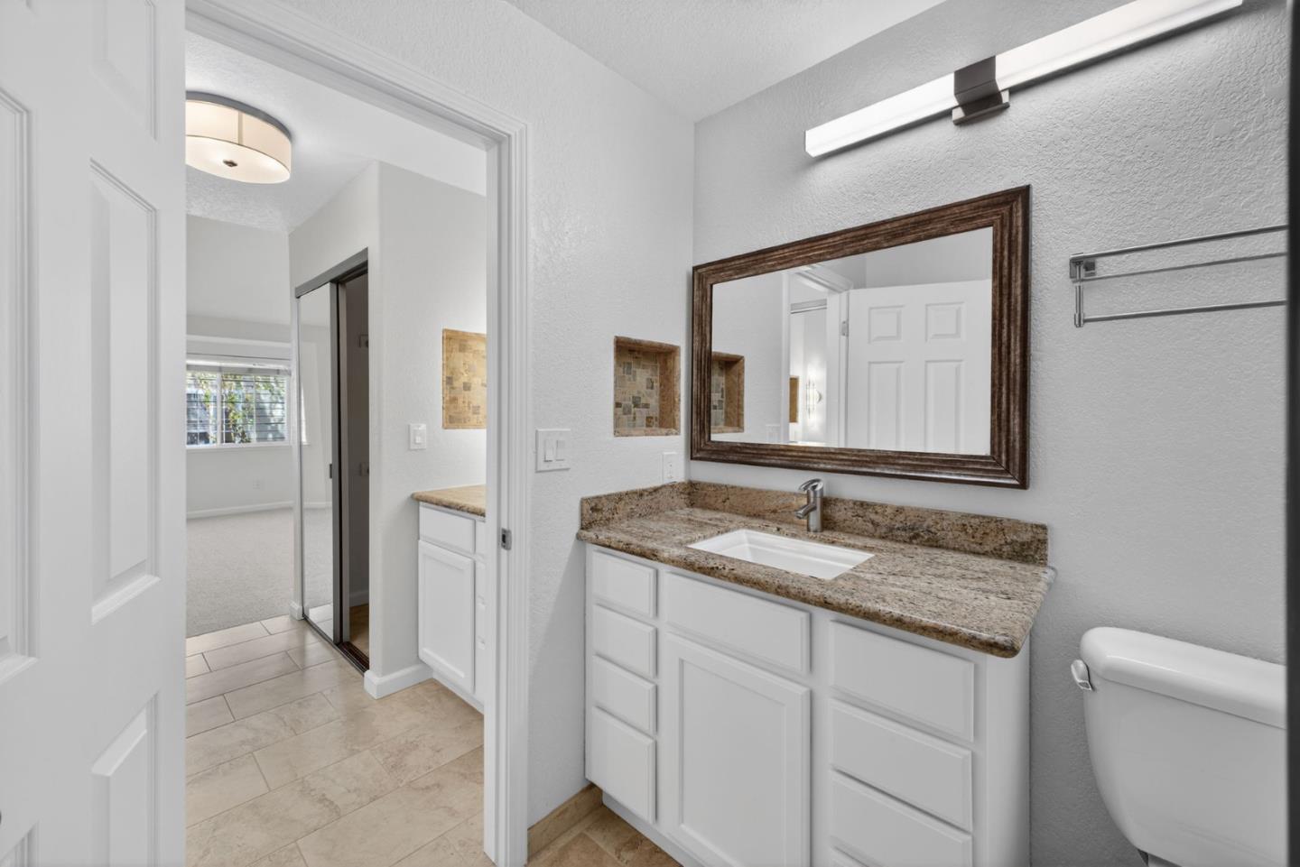 Detail Gallery Image 36 of 56 For 5913 Lake Almanor Dr, San Jose,  CA 95123 - 2 Beds | 2 Baths