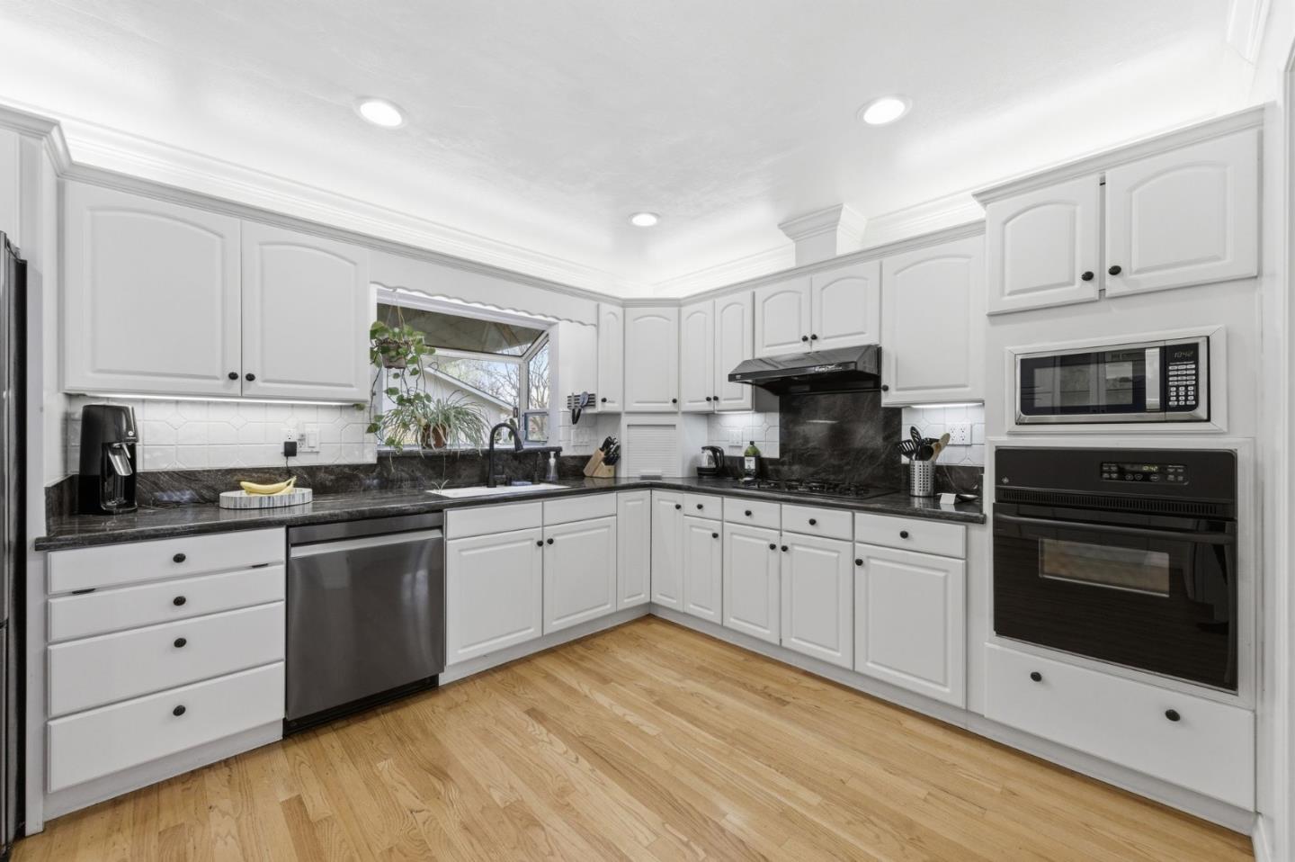 Detail Gallery Image 11 of 37 For 1467 Kiner Ave, San Jose,  CA 95125 - 4 Beds | 2/1 Baths