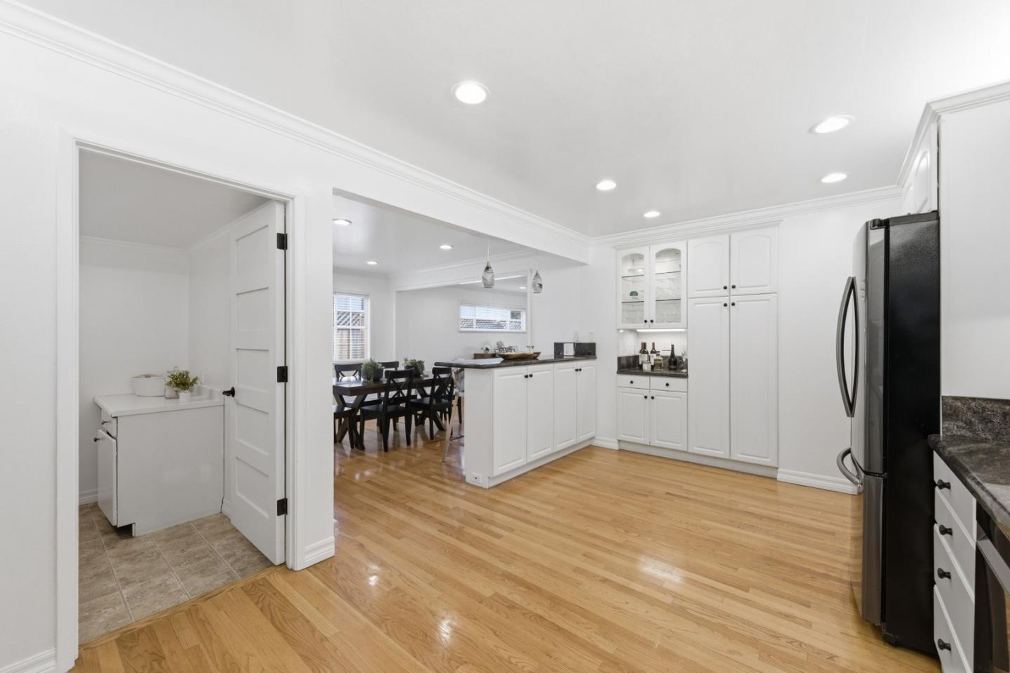 Detail Gallery Image 13 of 37 For 1467 Kiner Ave, San Jose,  CA 95125 - 4 Beds | 2/1 Baths