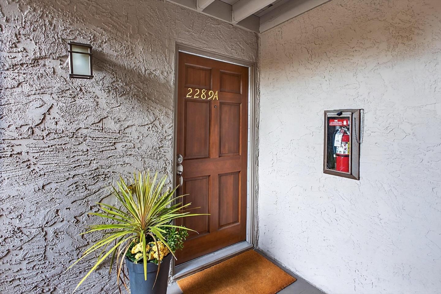 Detail Gallery Image 3 of 19 For 2289 Sun Glory Ln a,  San Jose,  CA 95124 - 2 Beds | 2 Baths