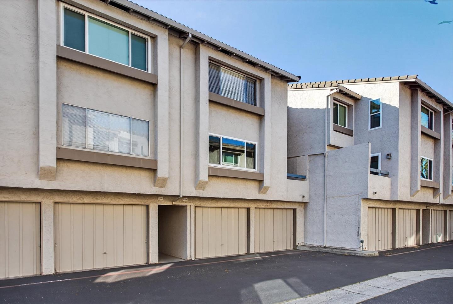 Detail Gallery Image 5 of 19 For 2289 Sun Glory Ln a,  San Jose,  CA 95124 - 2 Beds | 2 Baths