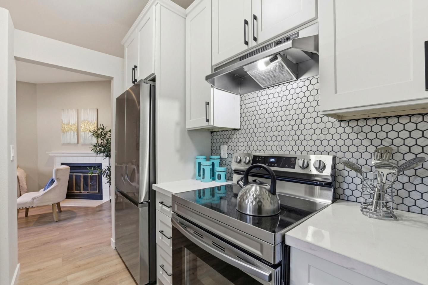 Detail Gallery Image 11 of 39 For 47101 Benns Ter, Fremont,  CA 94539 - 2 Beds | 2 Baths