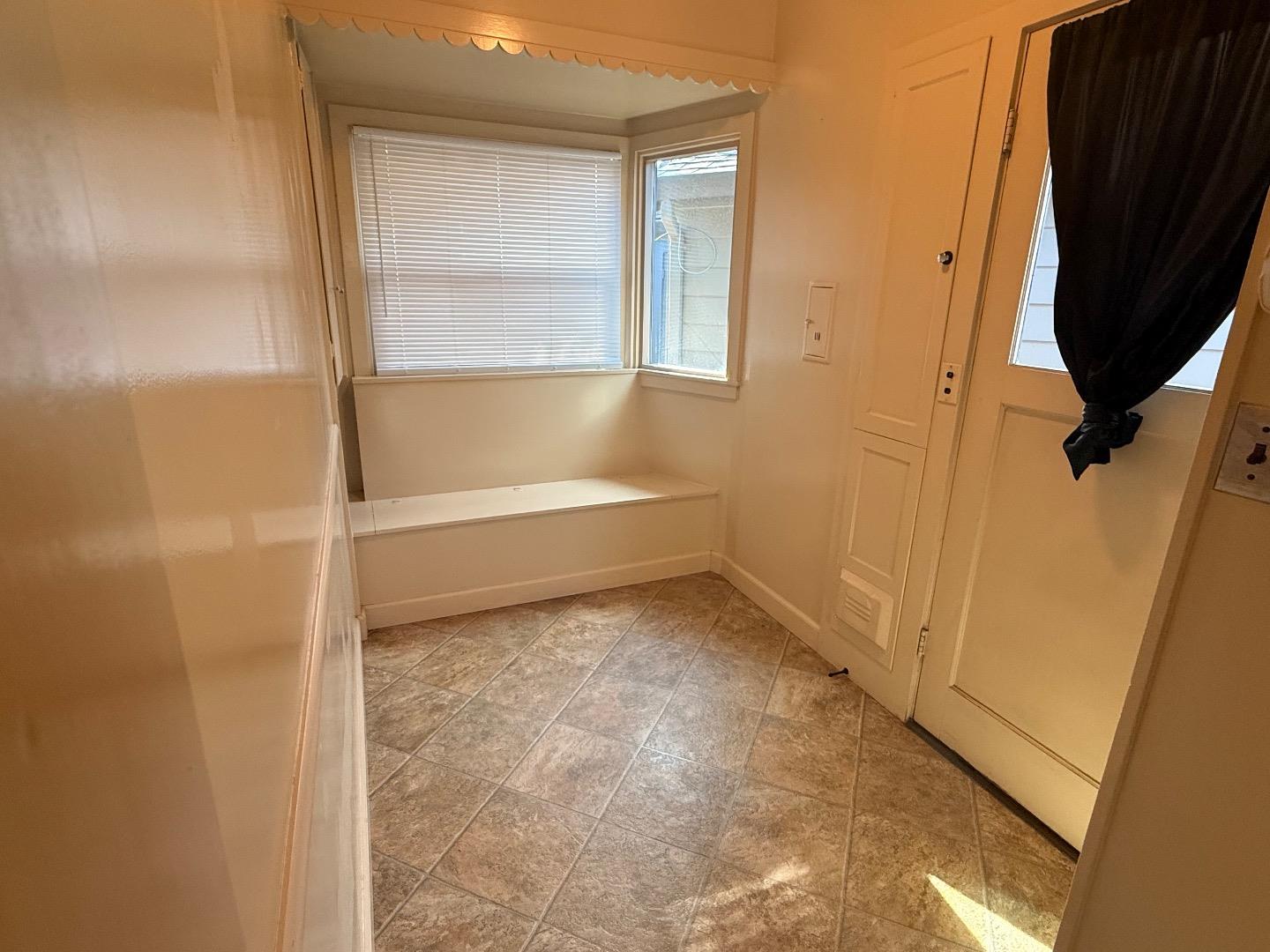 Detail Gallery Image 8 of 12 For 19 West St, Salinas,  CA 93901 - 3 Beds | 2 Baths