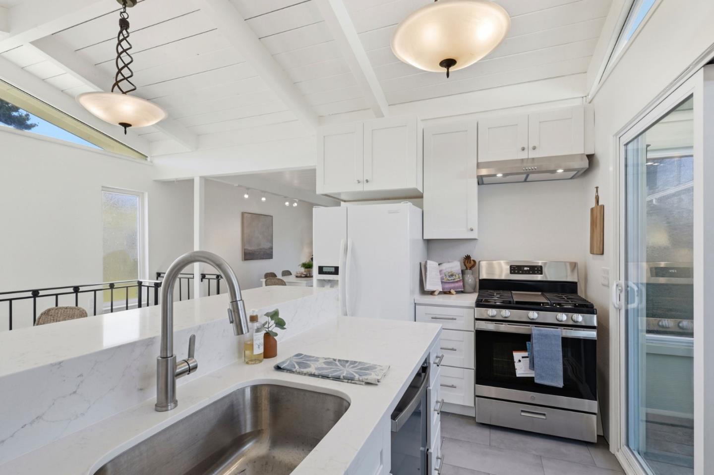 Detail Gallery Image 12 of 37 For 106 Winfield Way, Aptos,  CA 95003 - 4 Beds | 2 Baths