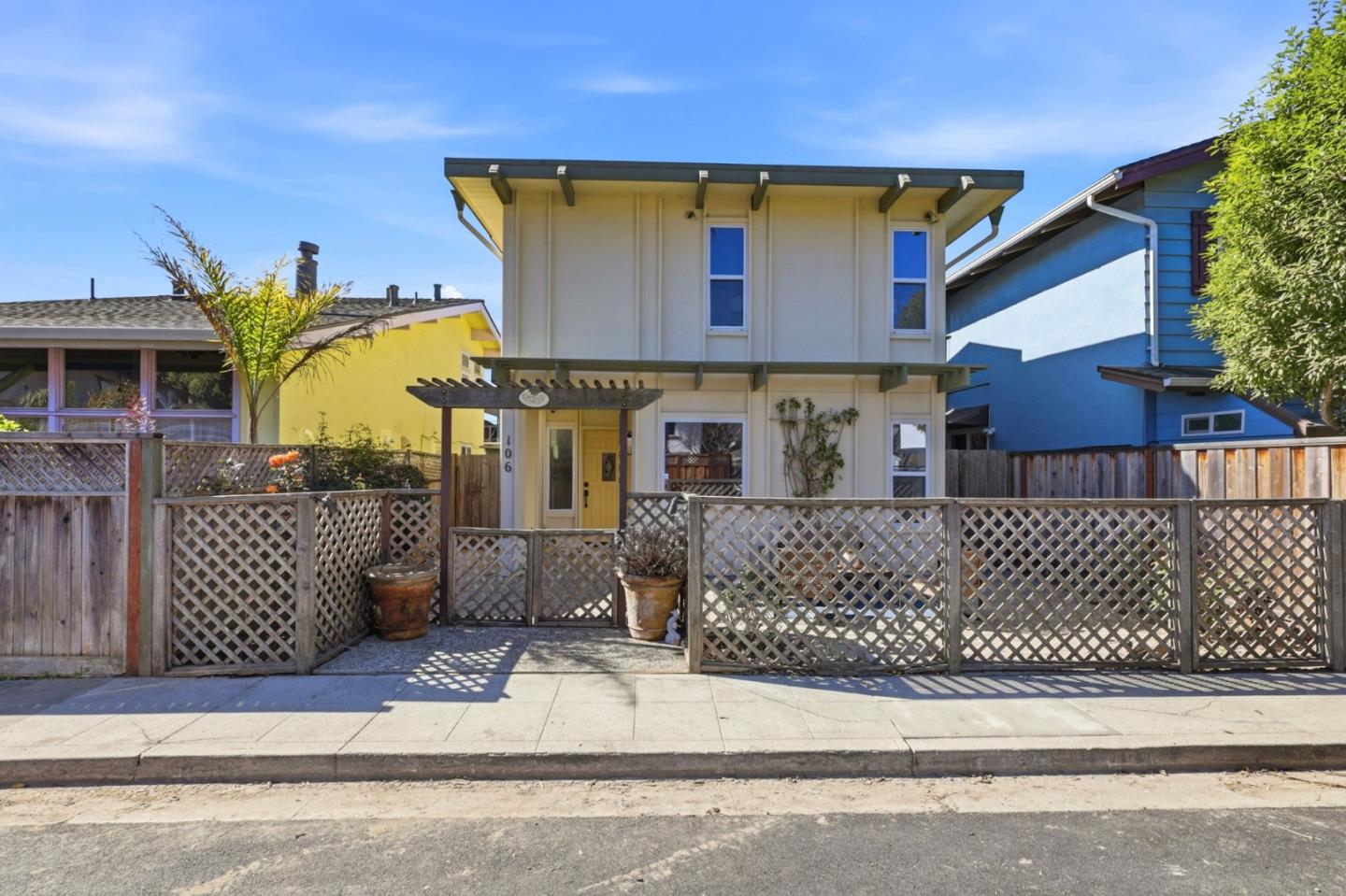 Detail Gallery Image 2 of 37 For 106 Winfield Way, Aptos,  CA 95003 - 4 Beds | 2 Baths