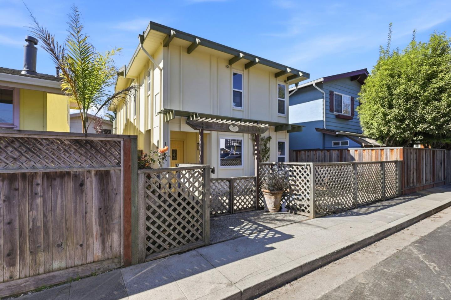 Detail Gallery Image 3 of 37 For 106 Winfield Way, Aptos,  CA 95003 - 4 Beds | 2 Baths