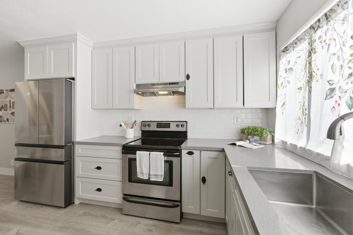 Detail Gallery Image 19 of 53 For 2570 Downing Ave, Campbell,  CA 95128 - 3 Beds | 2/1 Baths