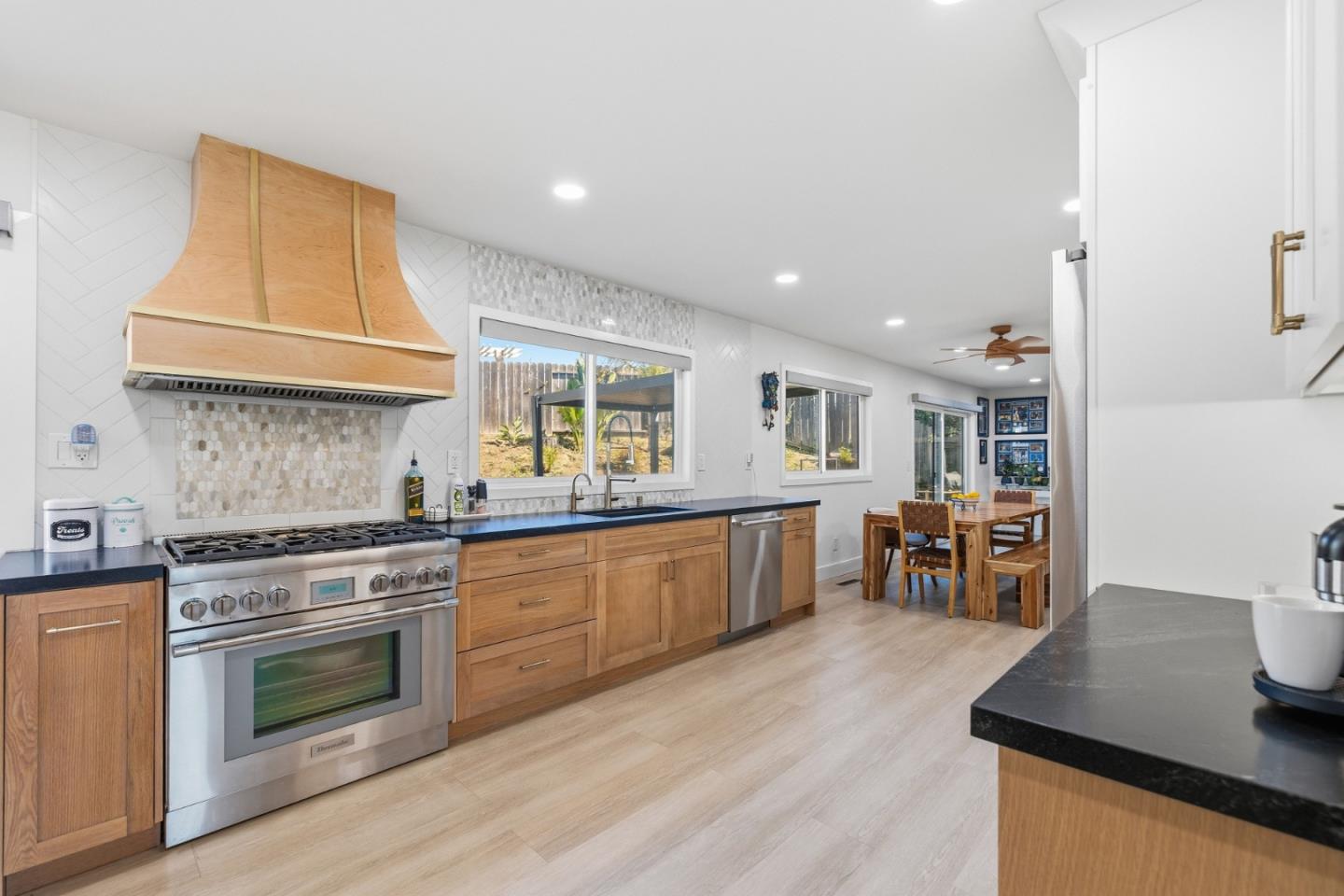 Detail Gallery Image 13 of 45 For 713 Carignane Dr, Gilroy,  CA 95020 - 4 Beds | 2/1 Baths