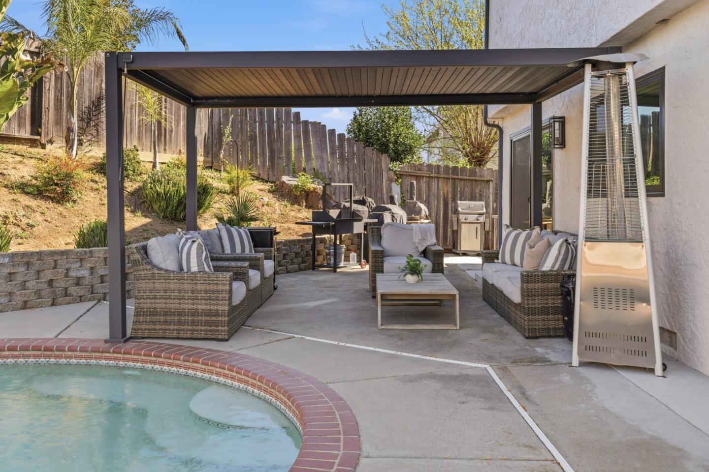 Detail Gallery Image 34 of 45 For 713 Carignane Dr, Gilroy,  CA 95020 - 4 Beds | 2/1 Baths