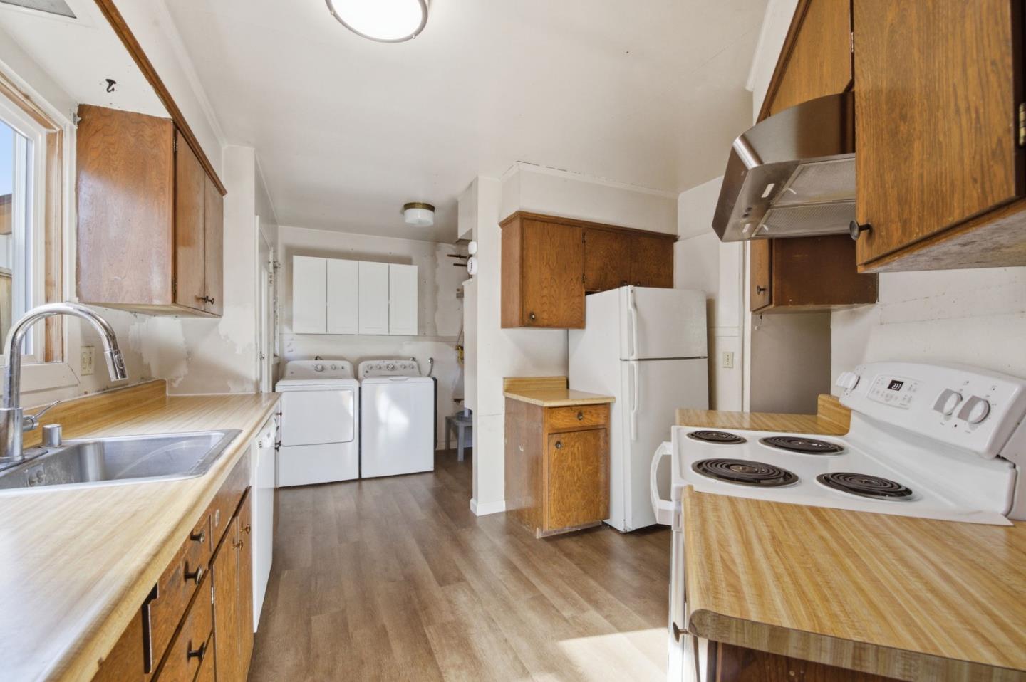 Detail Gallery Image 14 of 41 For 601 Palmer Ln, Menlo Park,  CA 94025 - 4 Beds | 2 Baths