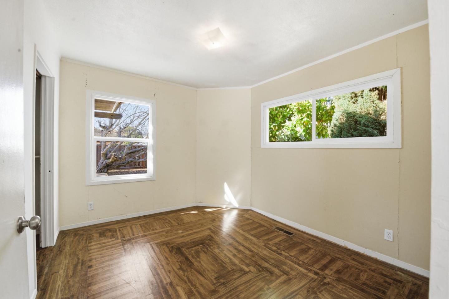 Detail Gallery Image 16 of 41 For 601 Palmer Ln, Menlo Park,  CA 94025 - 4 Beds | 2 Baths