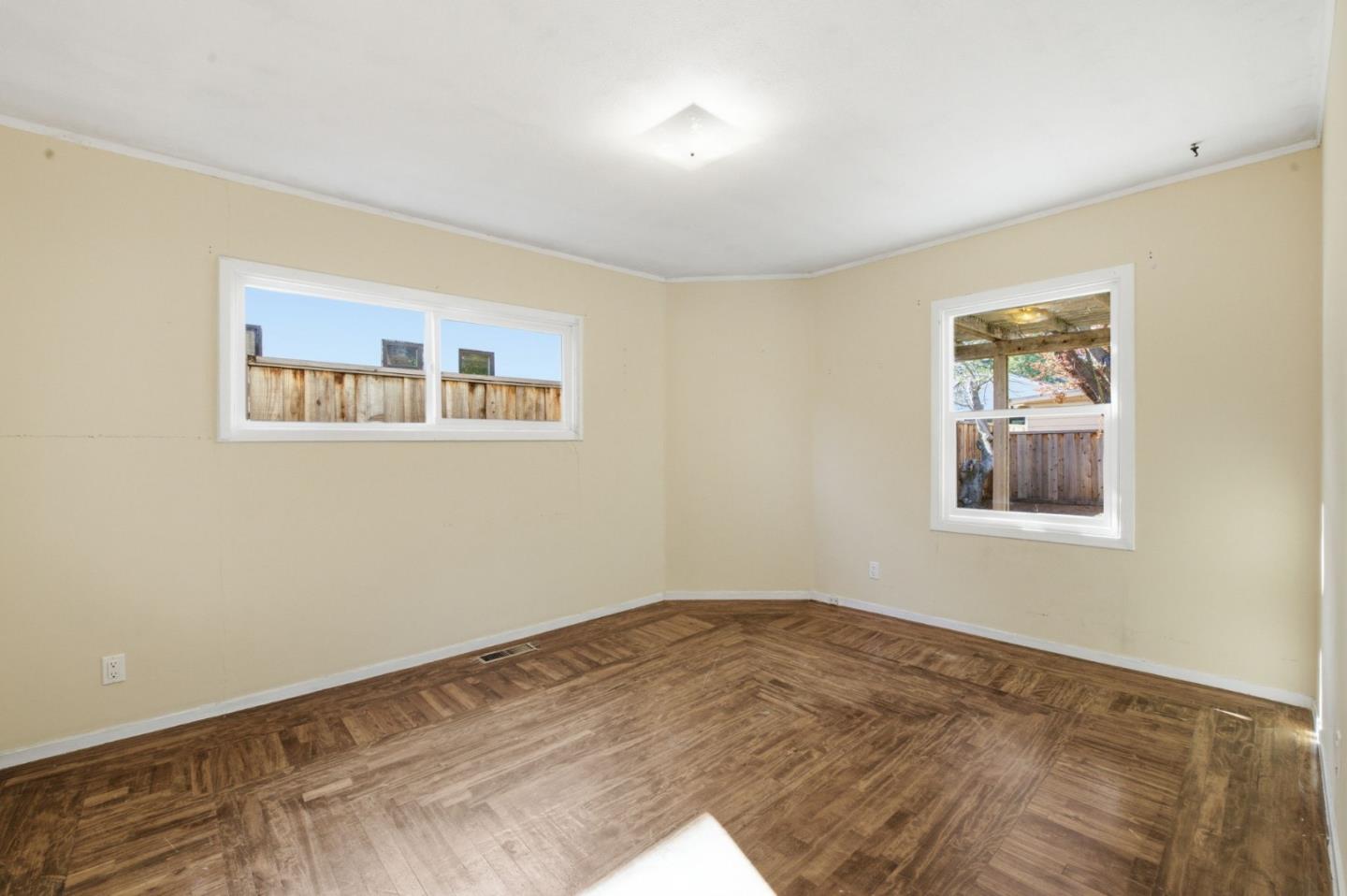 Detail Gallery Image 18 of 41 For 601 Palmer Ln, Menlo Park,  CA 94025 - 4 Beds | 2 Baths