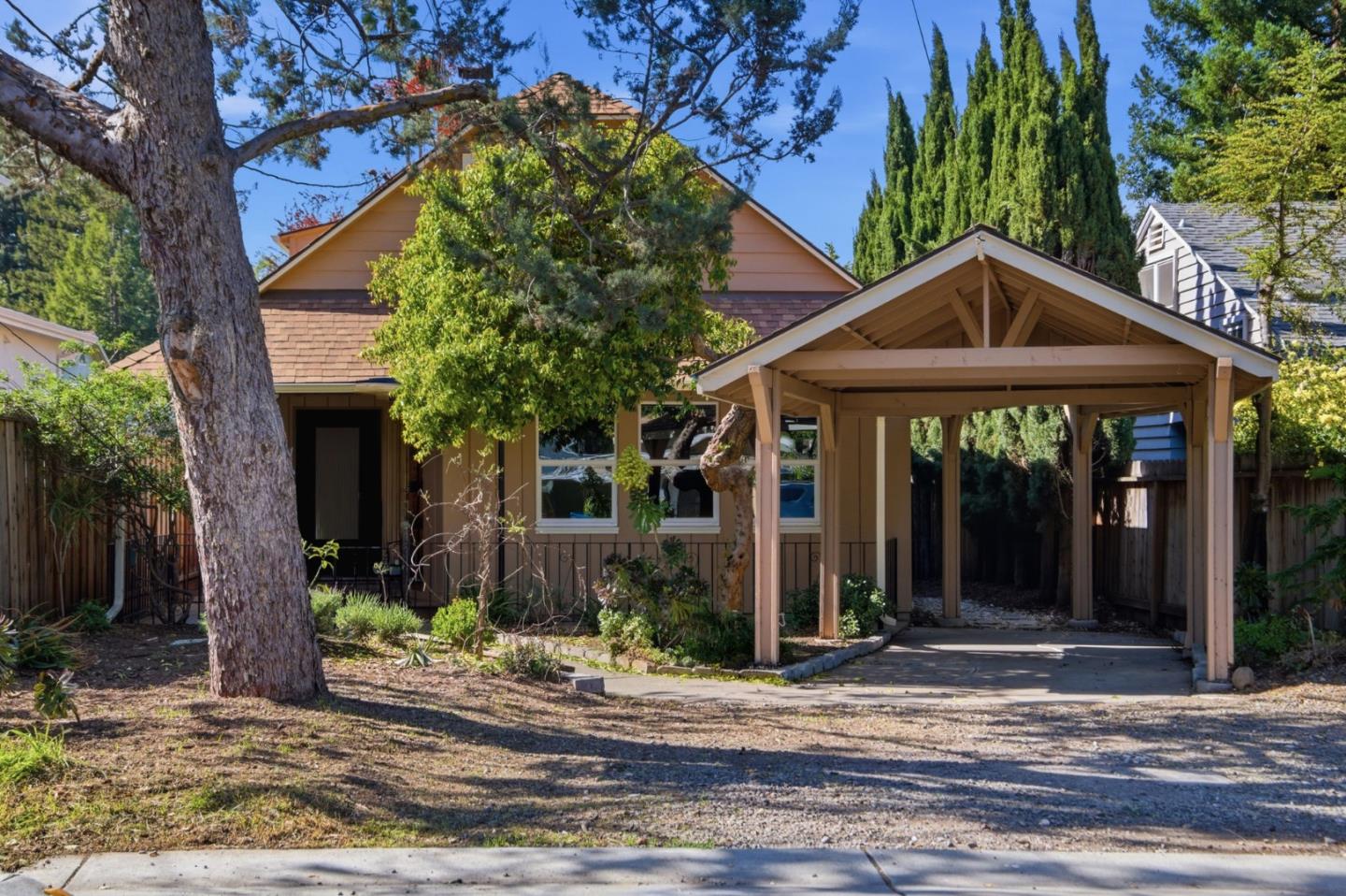 Detail Gallery Image 2 of 41 For 601 Palmer Ln, Menlo Park,  CA 94025 - 4 Beds | 2 Baths