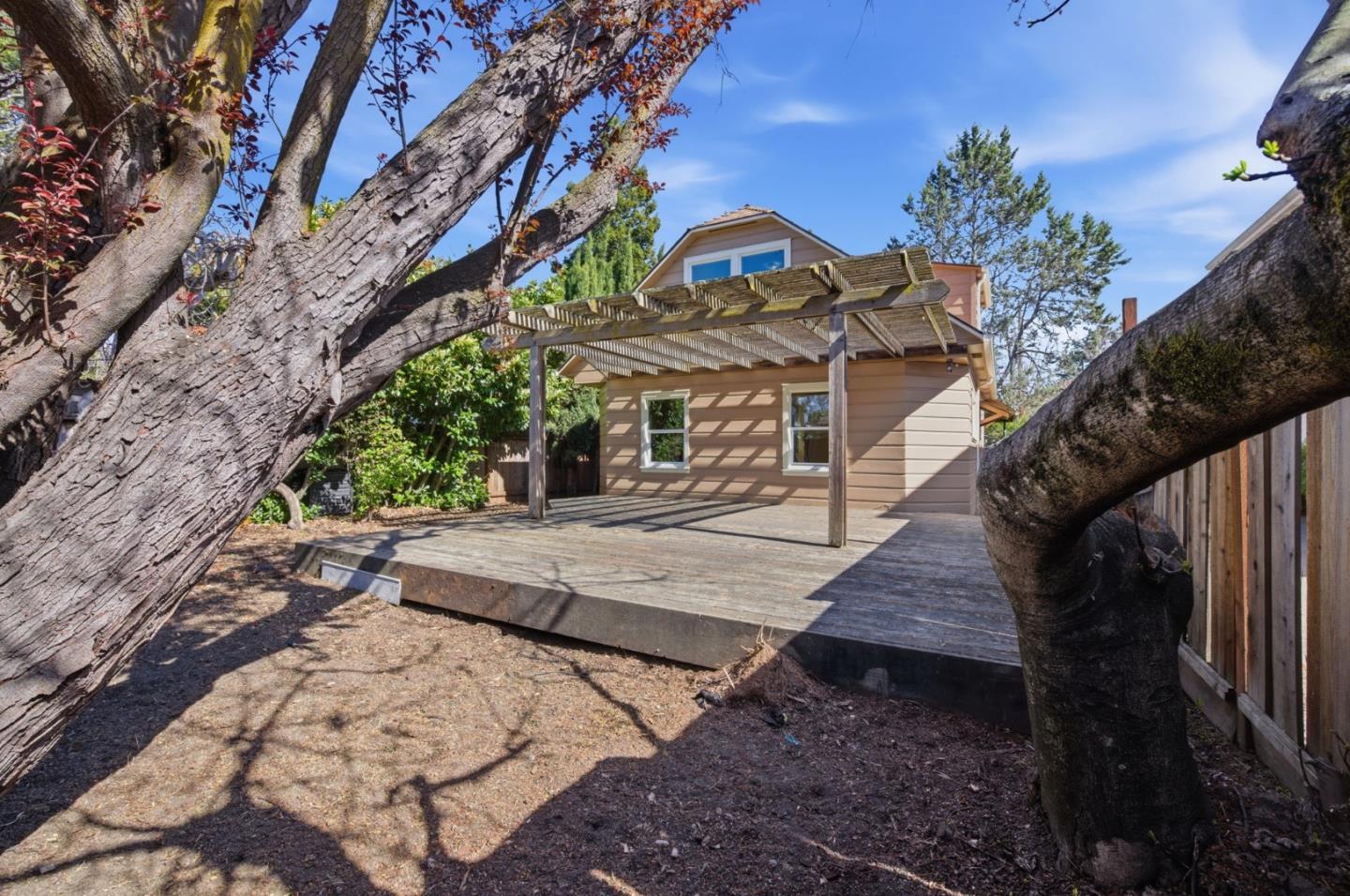 Detail Gallery Image 38 of 41 For 601 Palmer Ln, Menlo Park,  CA 94025 - 4 Beds | 2 Baths