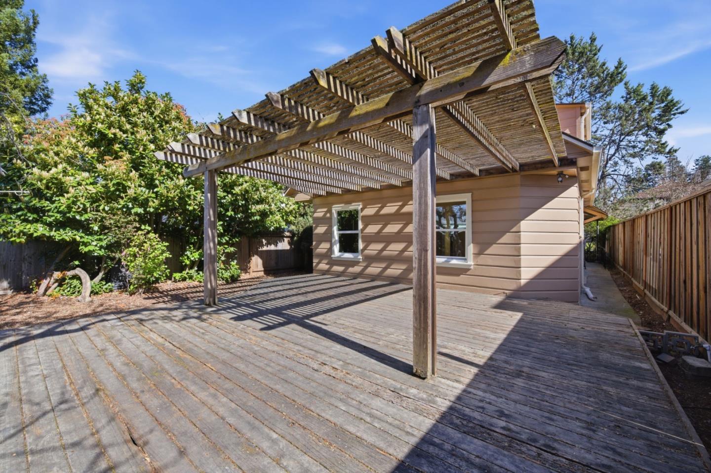 Detail Gallery Image 39 of 41 For 601 Palmer Ln, Menlo Park,  CA 94025 - 4 Beds | 2 Baths