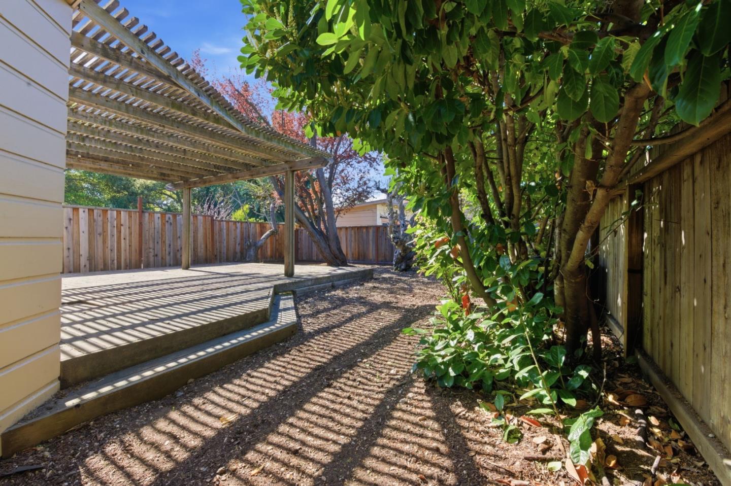 Detail Gallery Image 40 of 41 For 601 Palmer Ln, Menlo Park,  CA 94025 - 4 Beds | 2 Baths