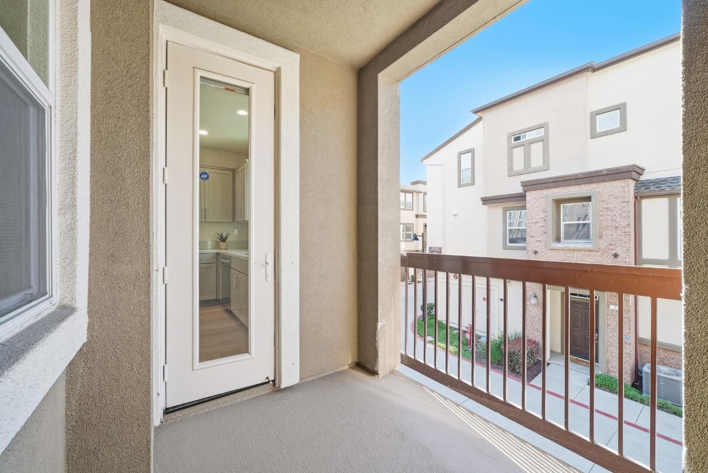 Detail Gallery Image 11 of 44 For 1573 De Rome Dr #1,  San Jose,  CA 95131 - 4 Beds | 3/1 Baths
