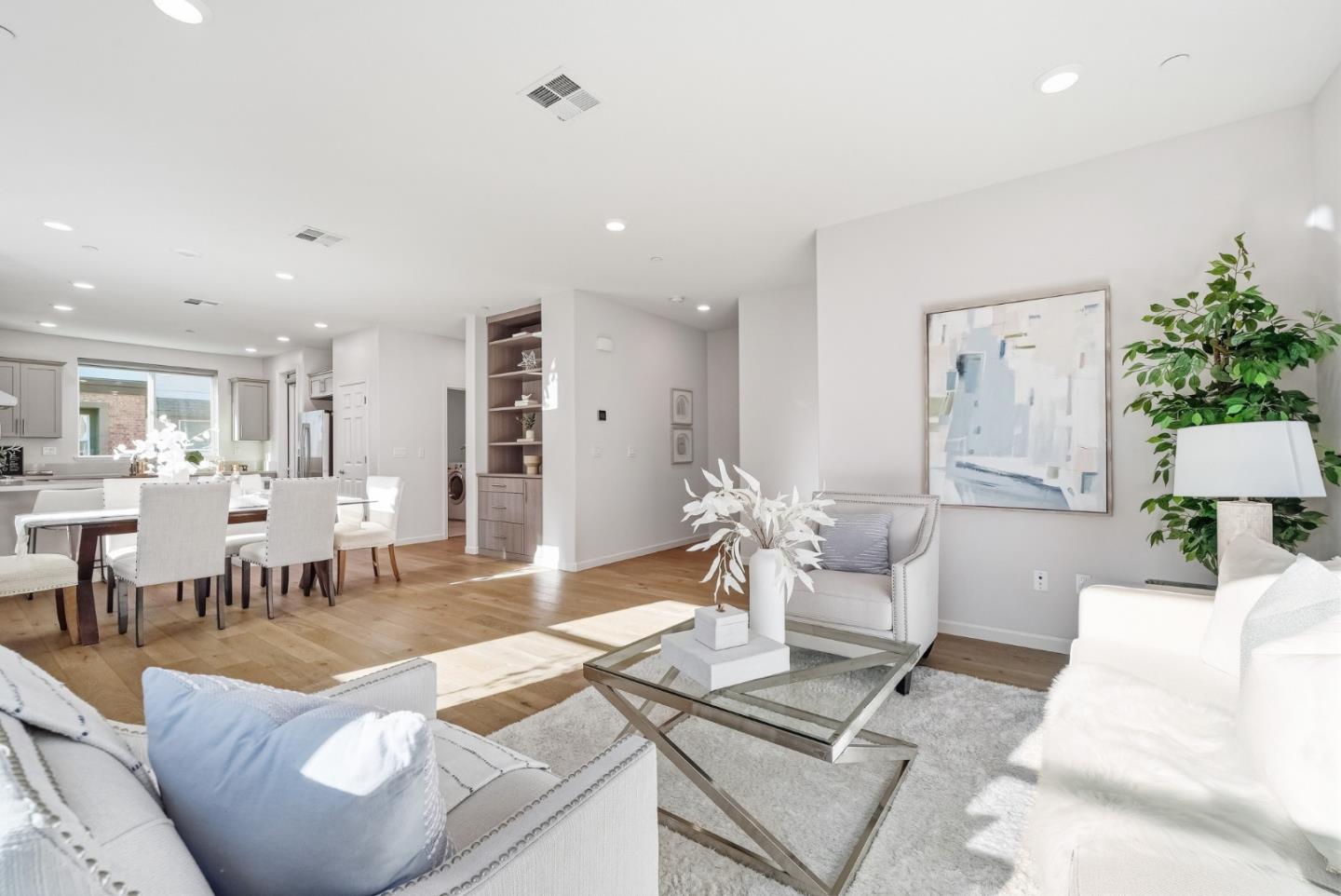 Detail Gallery Image 17 of 44 For 1573 De Rome Dr #1,  San Jose,  CA 95131 - 4 Beds | 3/1 Baths