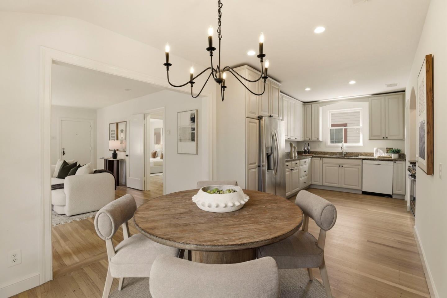 Detail Gallery Image 10 of 26 For 1017 Henderson Ave, Menlo Park,  CA 94025 - 3 Beds | 3 Baths