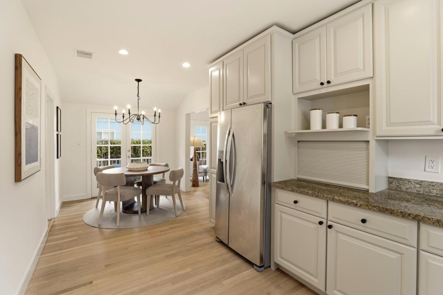 Detail Gallery Image 15 of 26 For 1017 Henderson Ave, Menlo Park,  CA 94025 - 3 Beds | 3 Baths