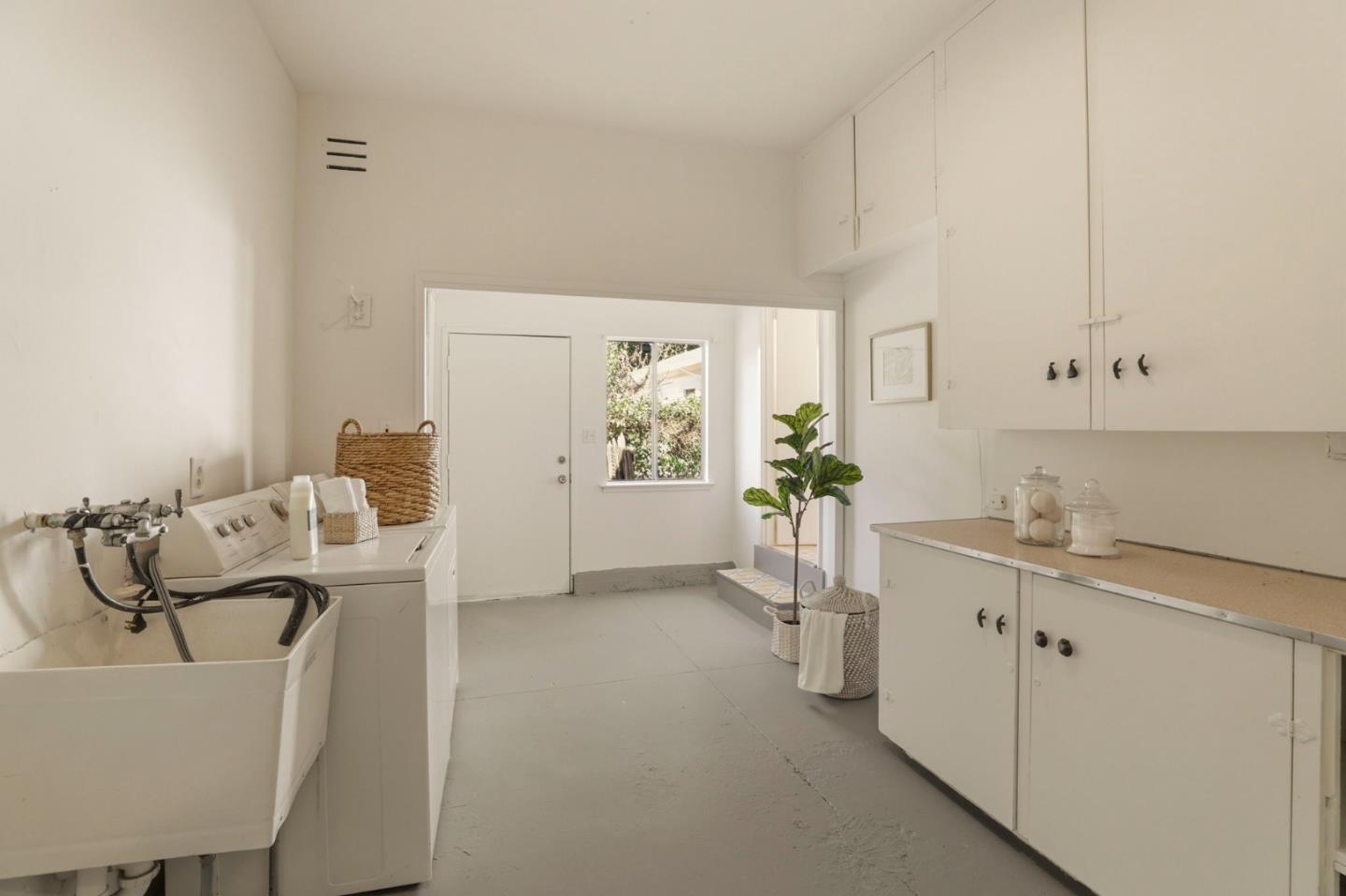 Detail Gallery Image 21 of 26 For 1017 Henderson Ave, Menlo Park,  CA 94025 - 3 Beds | 3 Baths