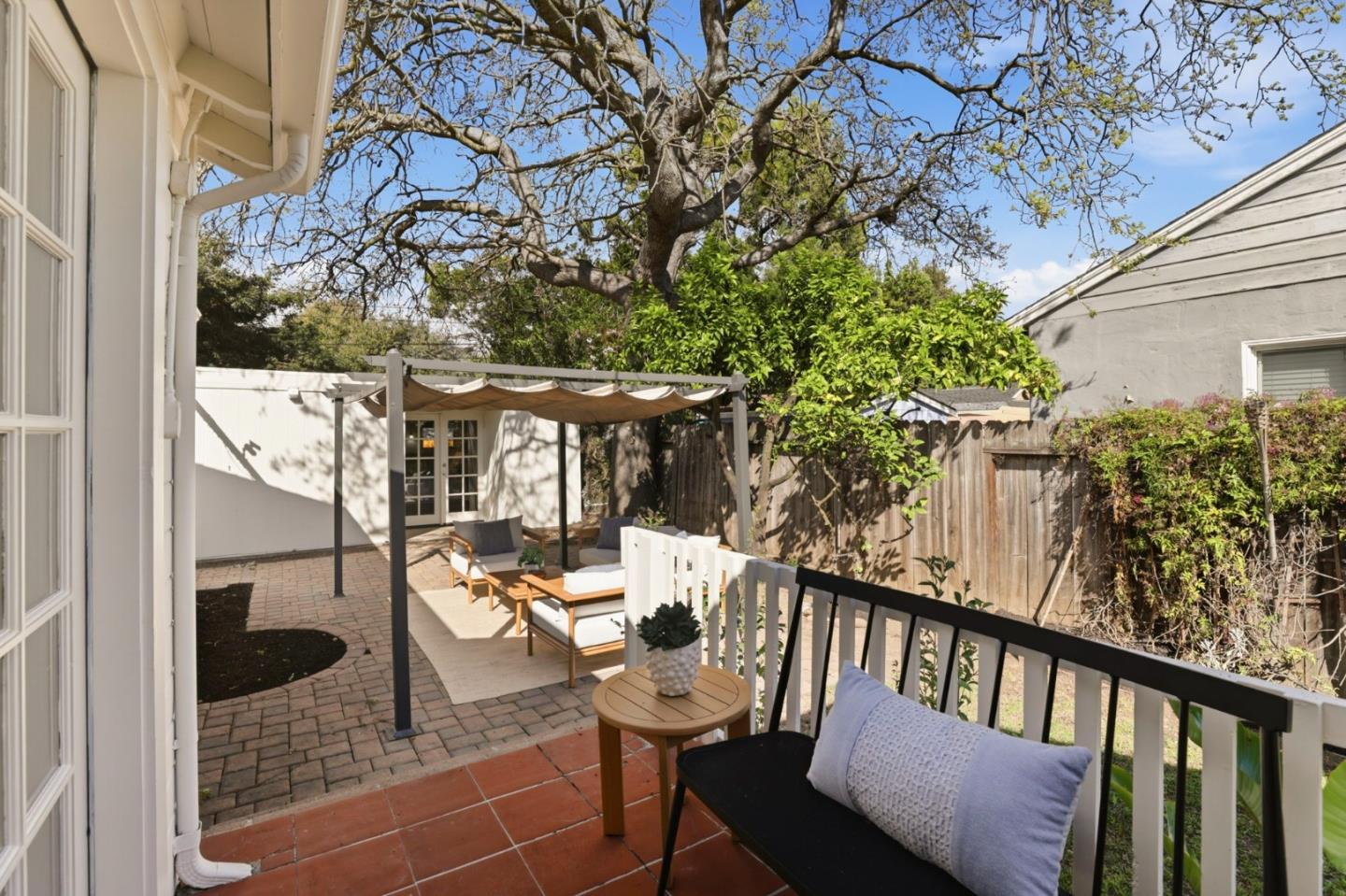 Detail Gallery Image 23 of 26 For 1017 Henderson Ave, Menlo Park,  CA 94025 - 3 Beds | 3 Baths