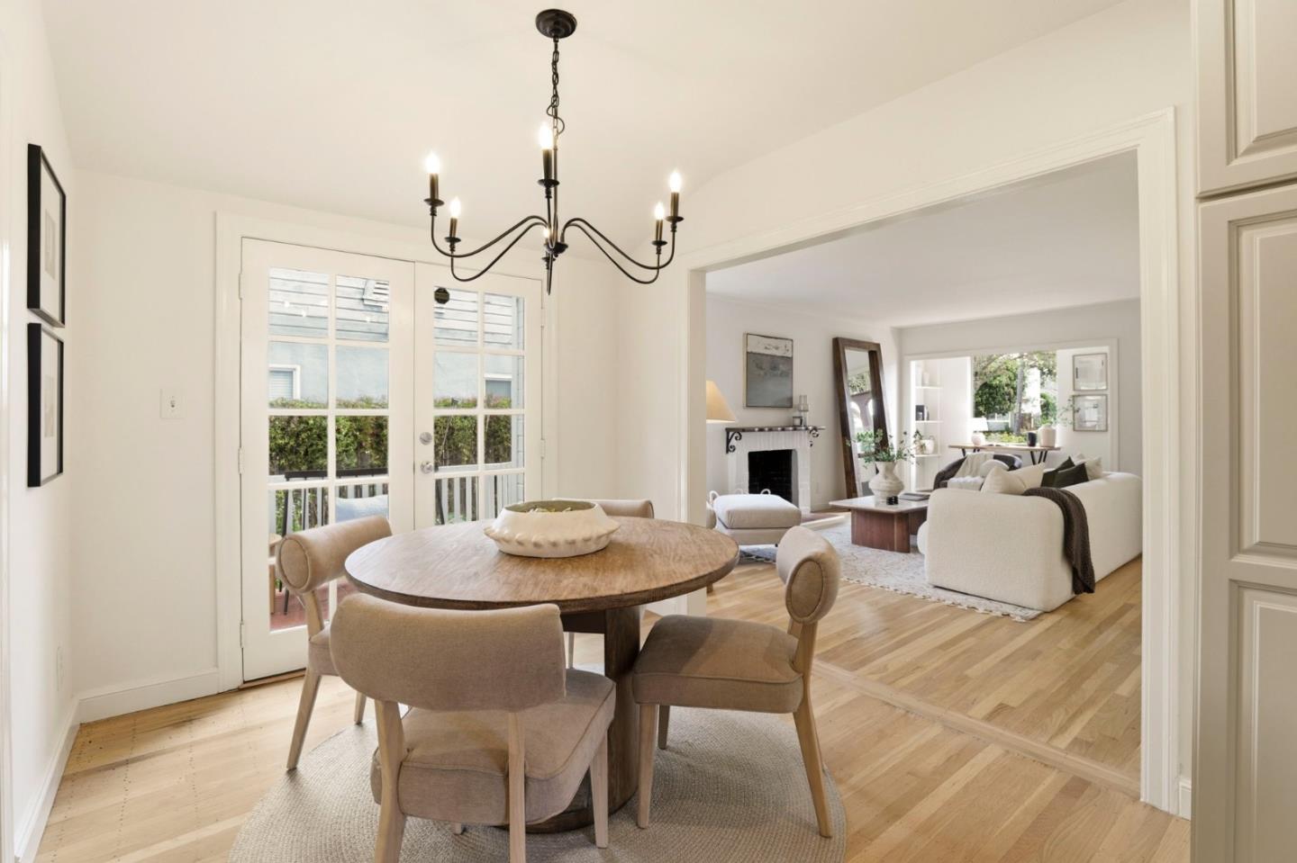 Detail Gallery Image 9 of 26 For 1017 Henderson Ave, Menlo Park,  CA 94025 - 3 Beds | 3 Baths