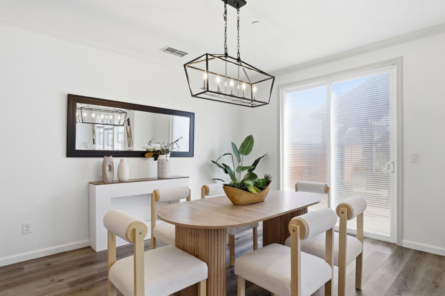 Detail Gallery Image 11 of 55 For 17050 Mimosa Dr, Morgan Hill,  CA 95037 - 4 Beds | 3/1 Baths